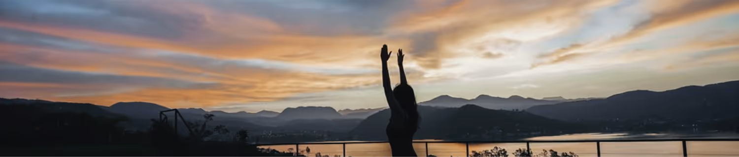 Mujer haciendo yoga