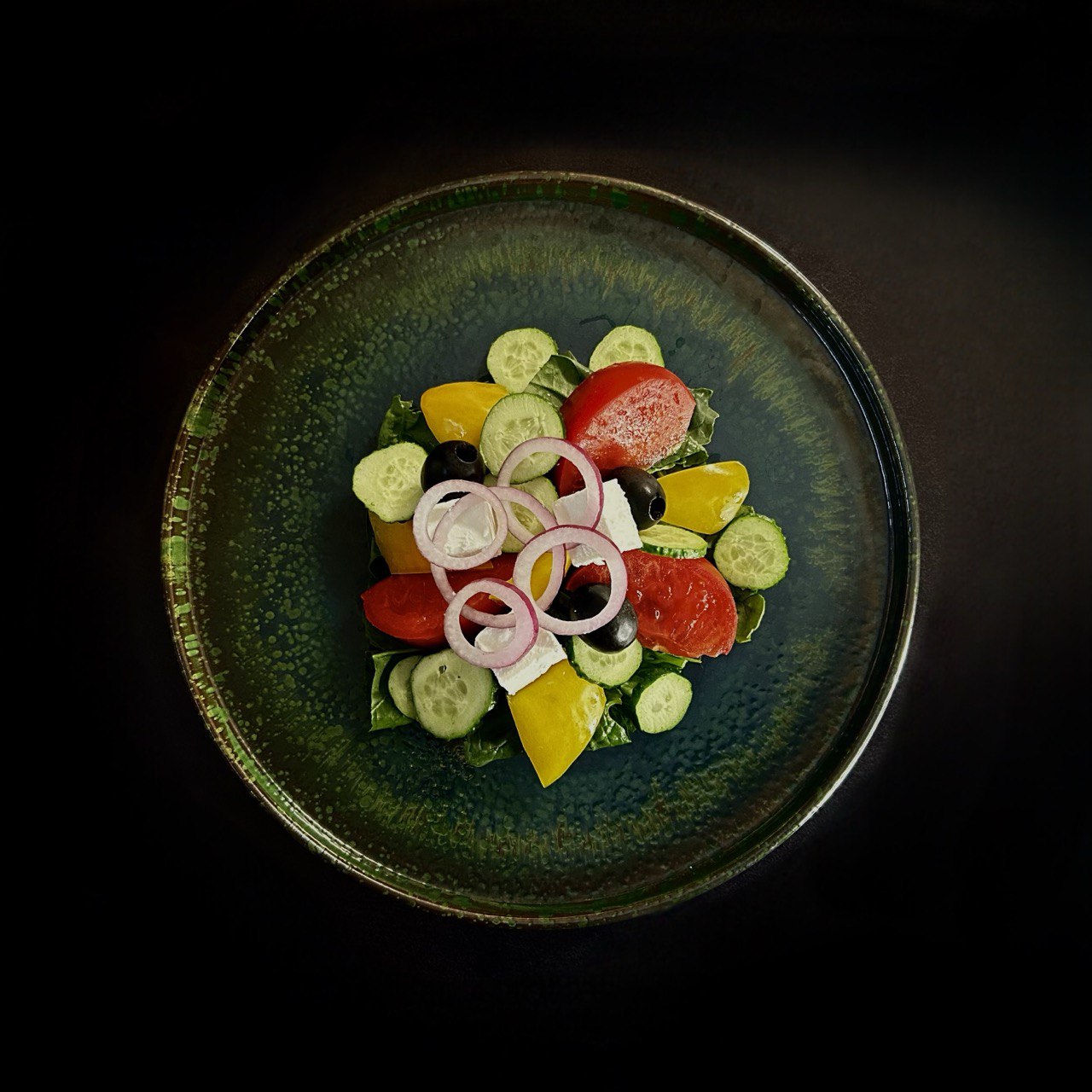 Хоріатікі салат з оливками та сиром бринза