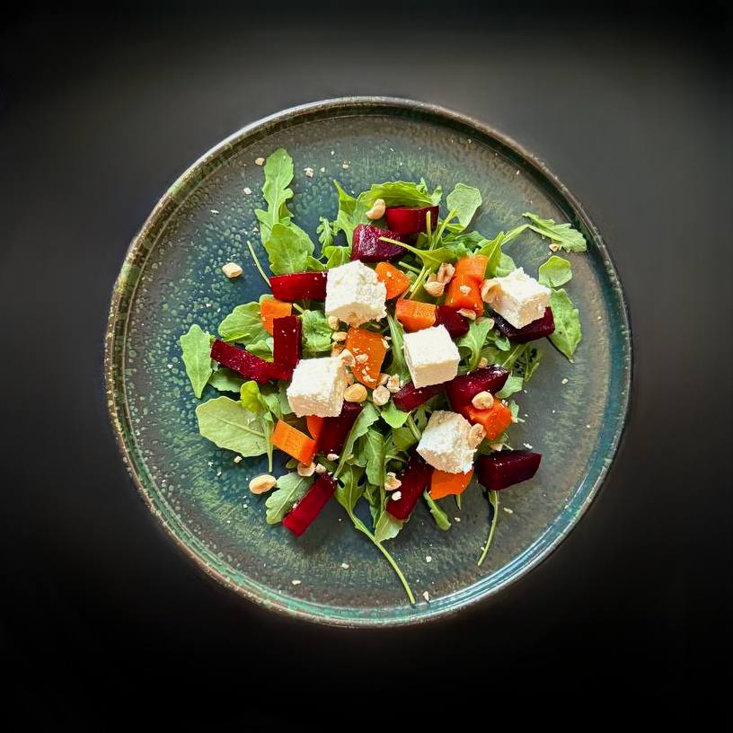 Салат з запечених овочів та сиром бринза