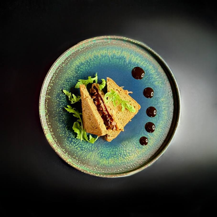 Сендвіч з розтушкованою телятиною