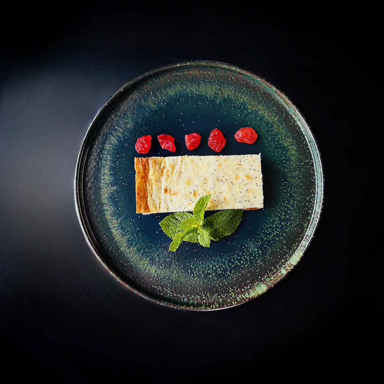 Сирна запіканка з маком та цукатами