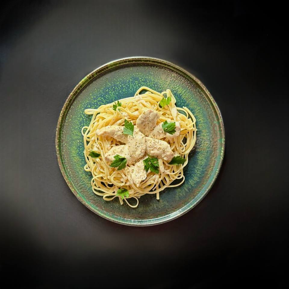 Лінгвіні з курячим мясом в соусі Бешамель