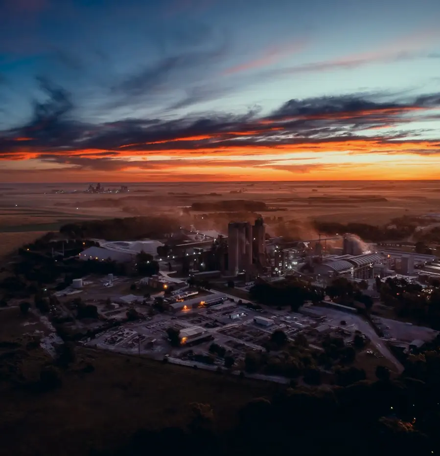 Expansive mining plant.