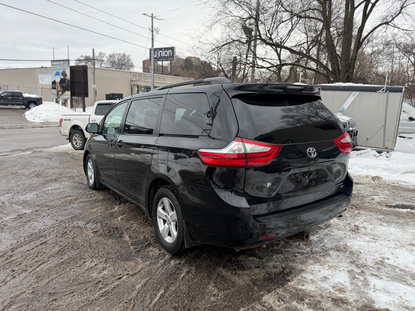 2015 Toyota Sienna LE