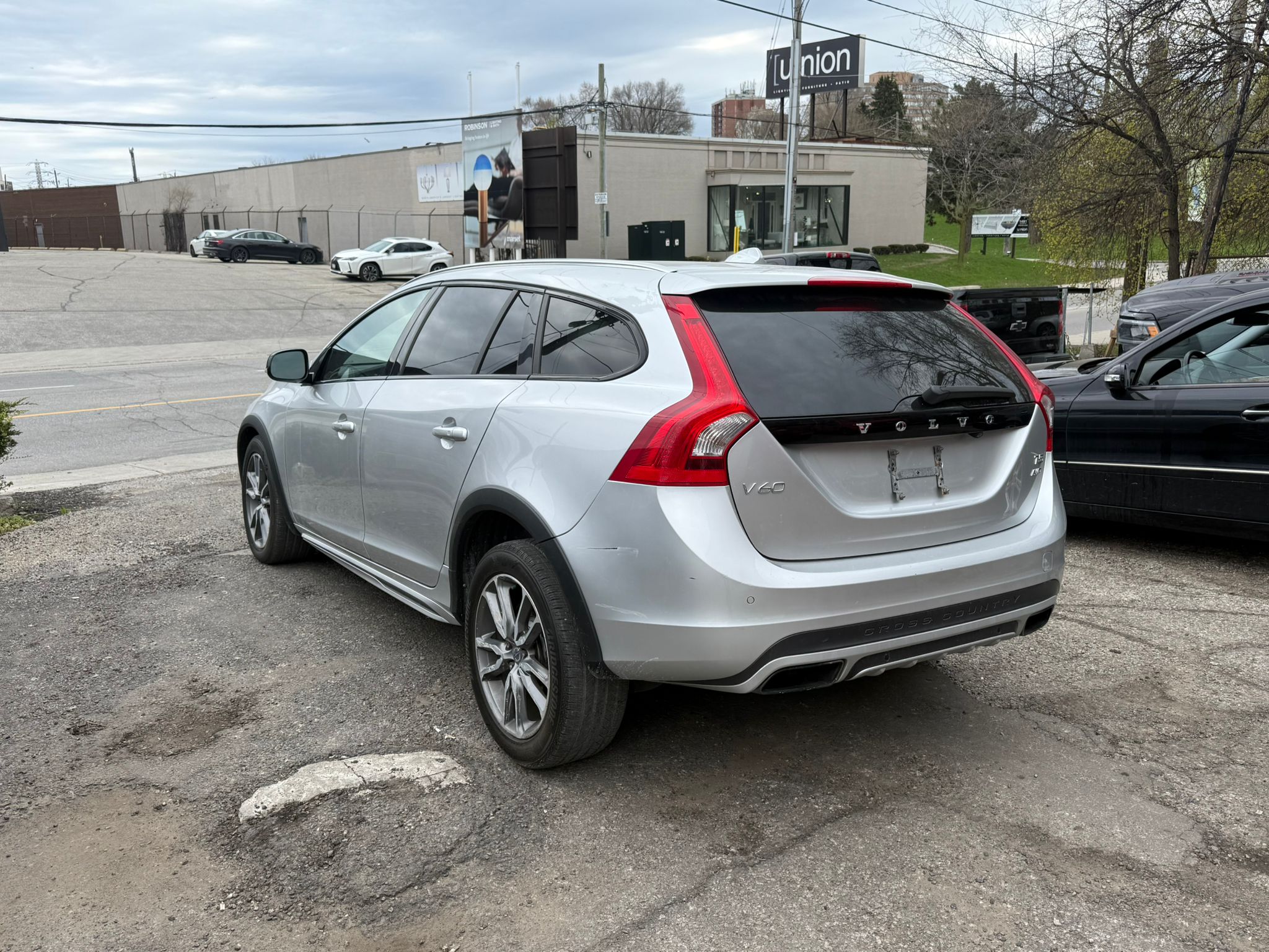 2015 Volvo V60 Cross Country Premier+