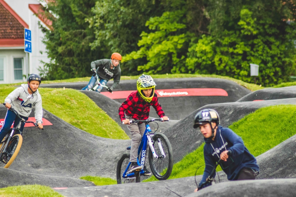 Pump track example