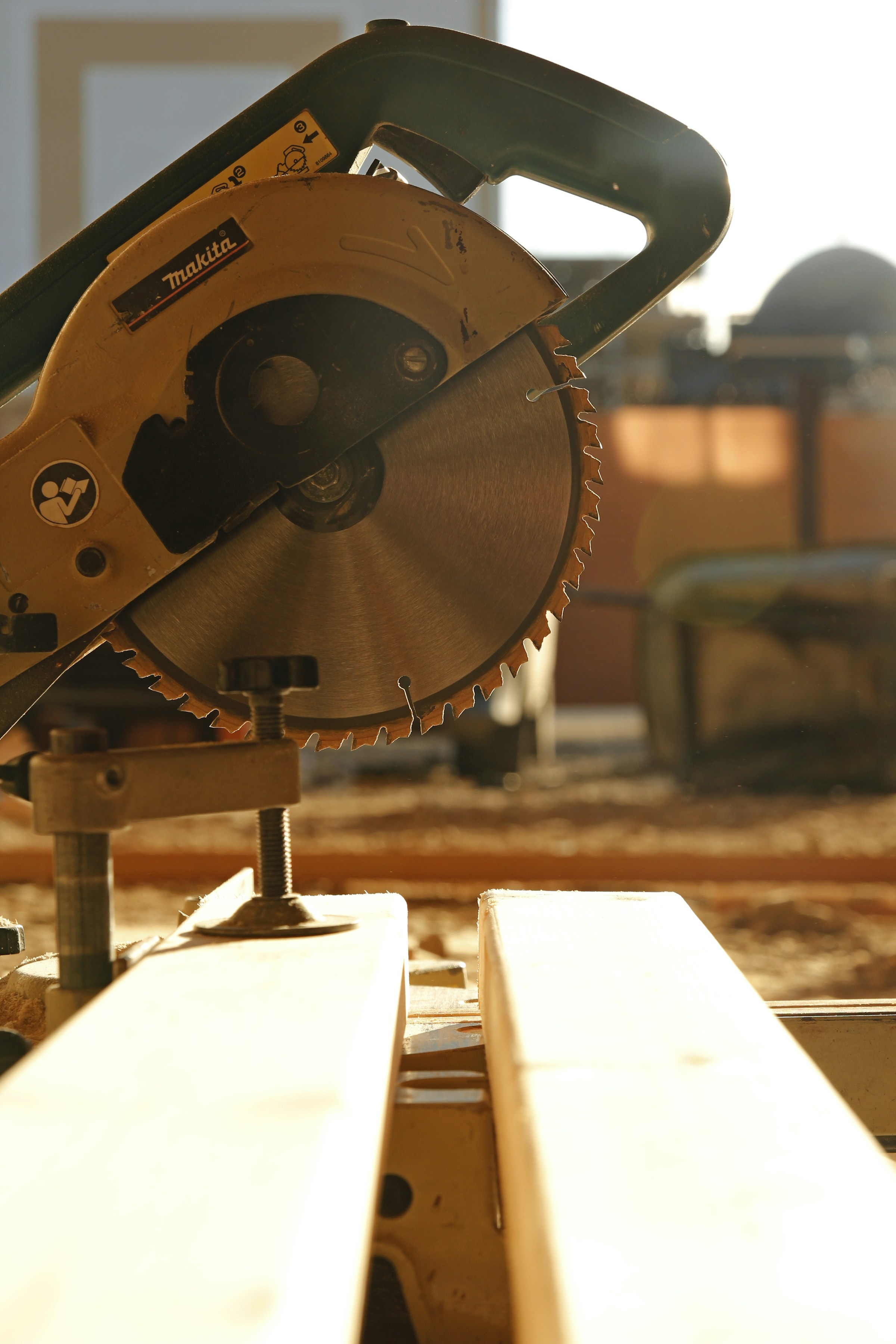 Circular saw with a plank under it