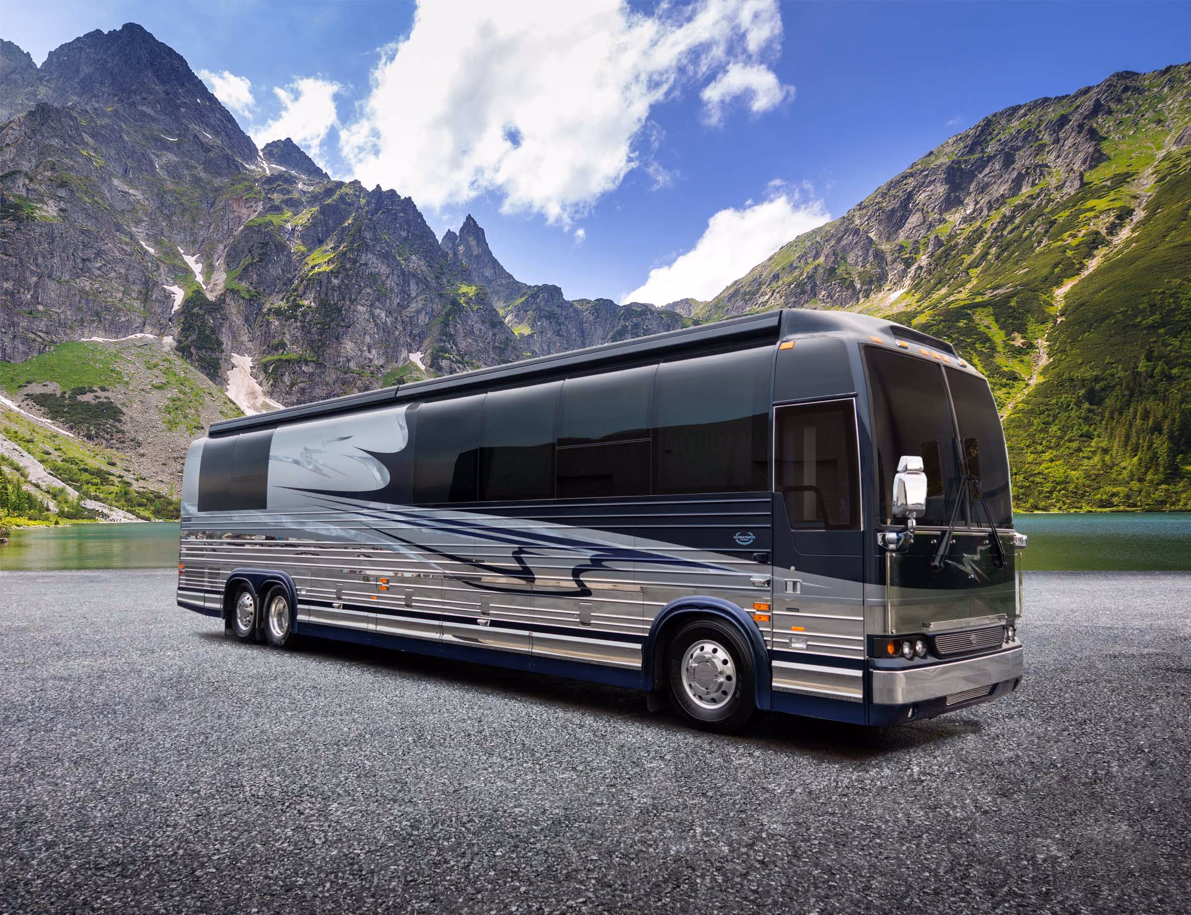 Exterior glamour shot of 2007 Marathon Coach 1038 on Prevost XLII-45 chassis