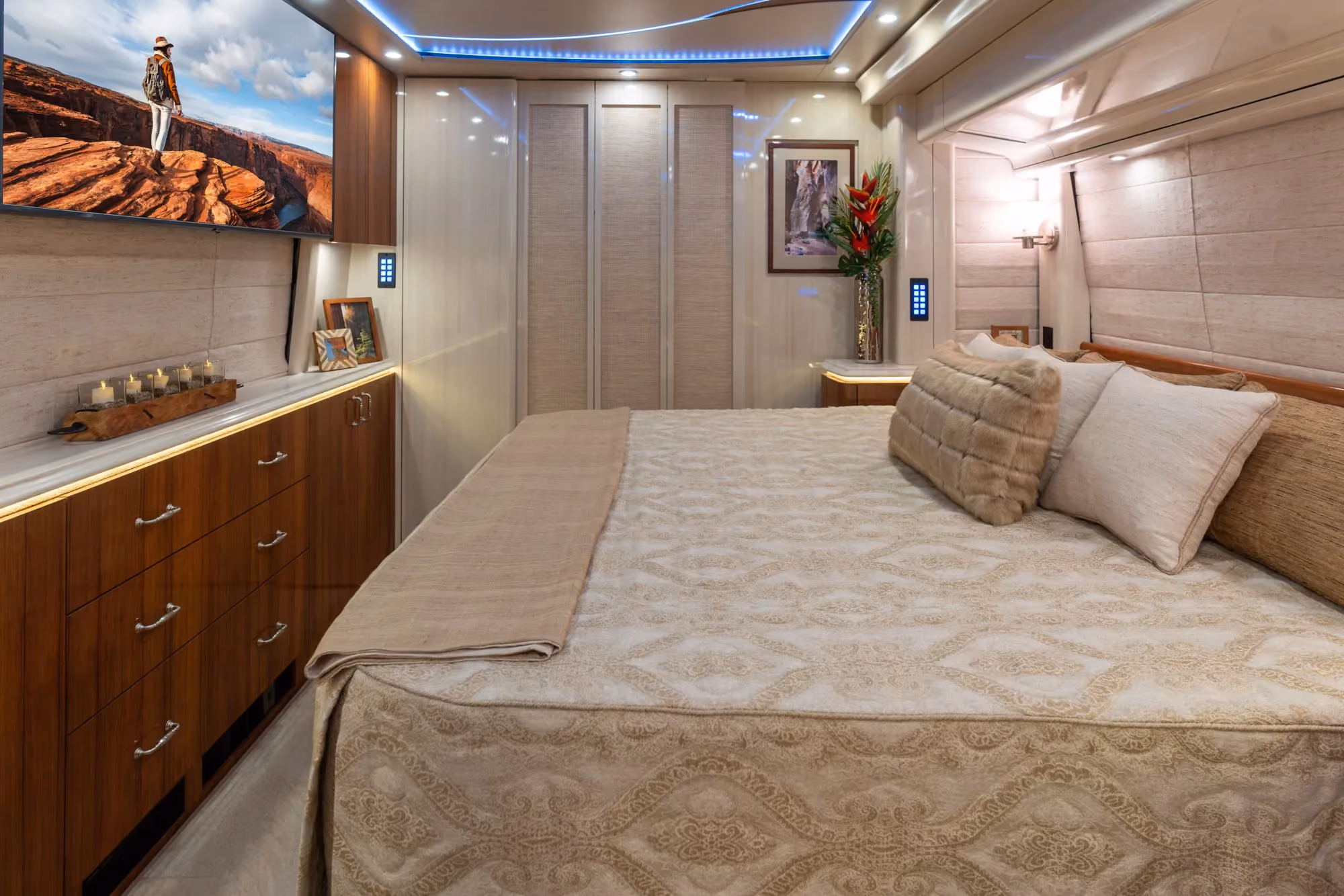 Interior bathroom vanity of Marathon Coach 1325