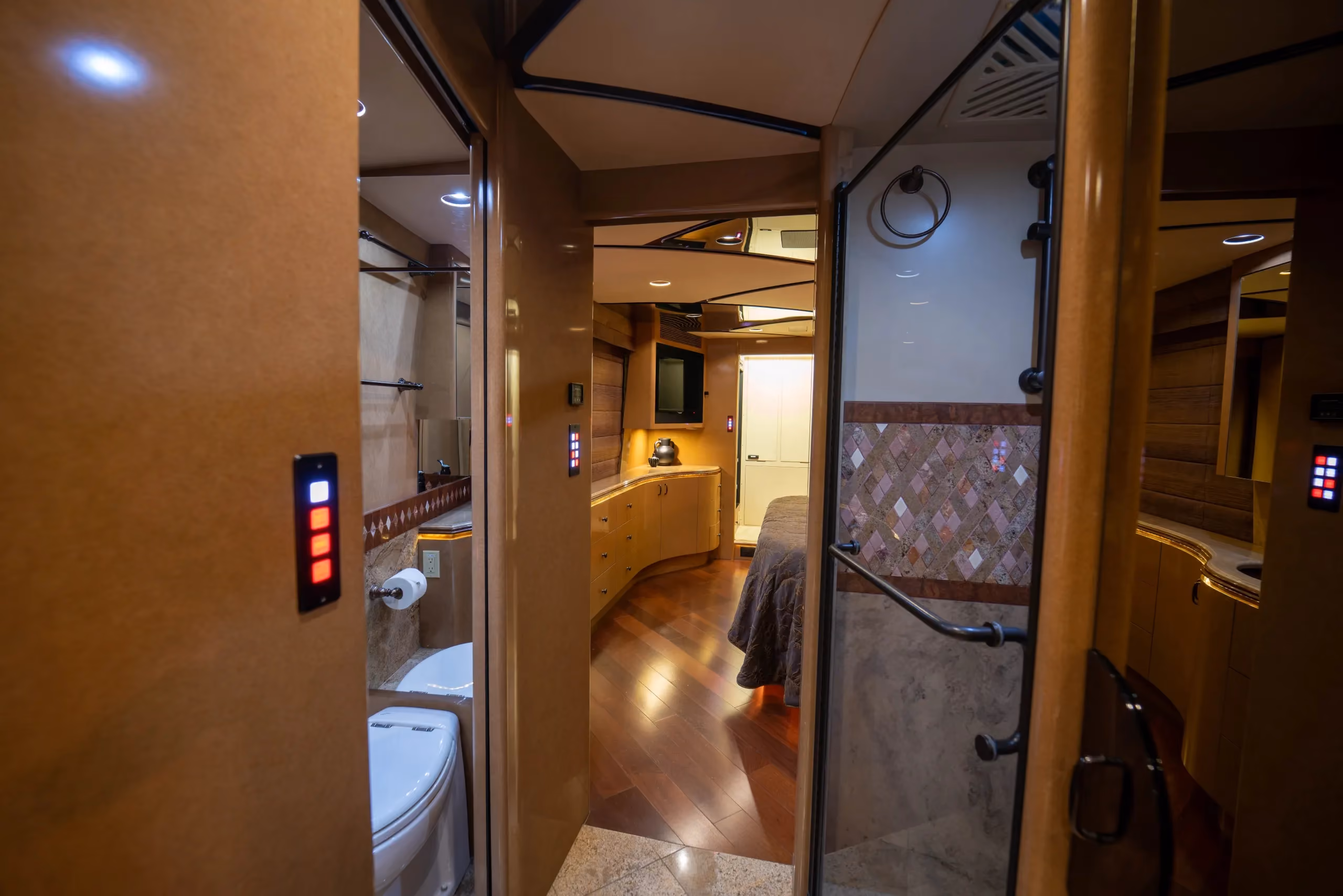 Interior dining area of Marathon Coach 1176