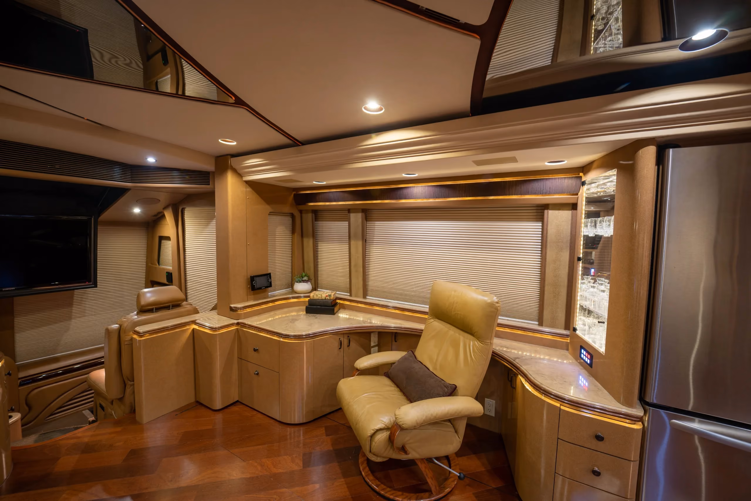 Interior bathroom fixture detail in Marathon Coach 1176