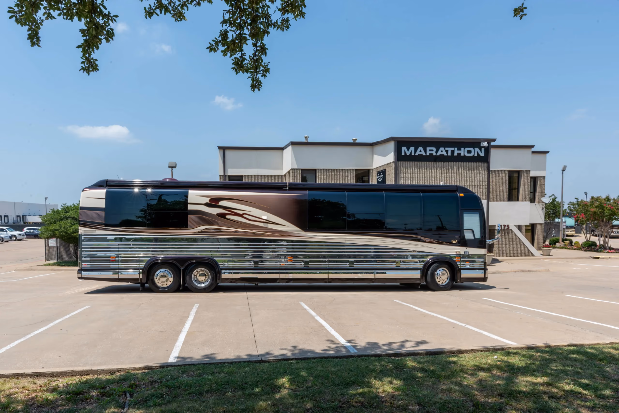 Surface finish close-up in Marathon Coach 0727
