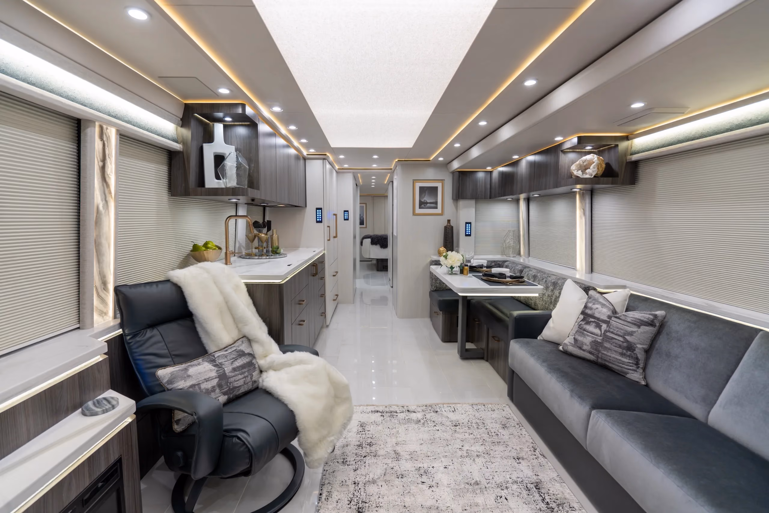 Marathon Coach #1375