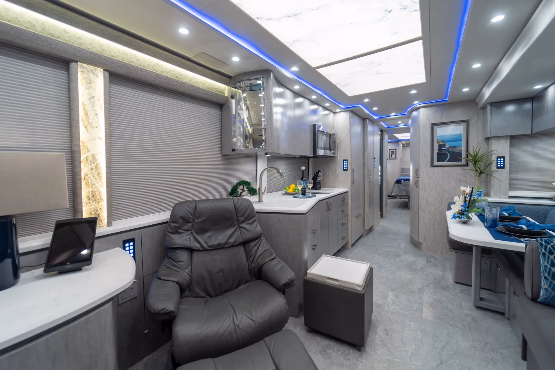 Marathon Coach #1373