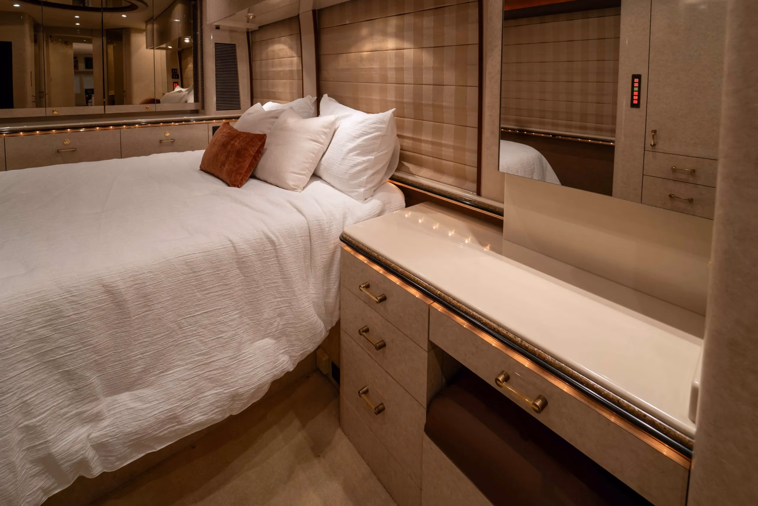 Bedroom cabinetry in Marathon Coach 0713