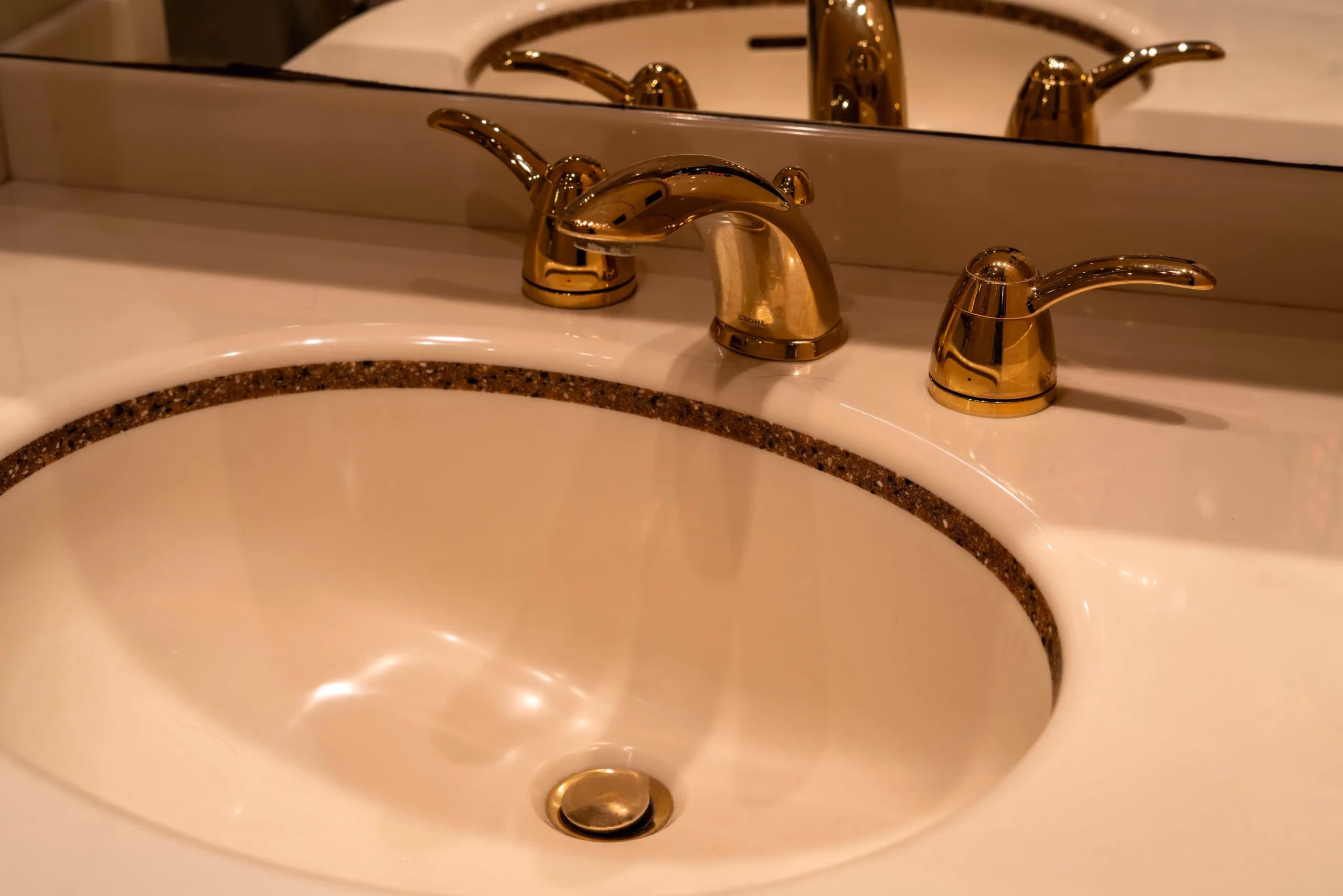 Surface finish close-up in Marathon Coach 0713