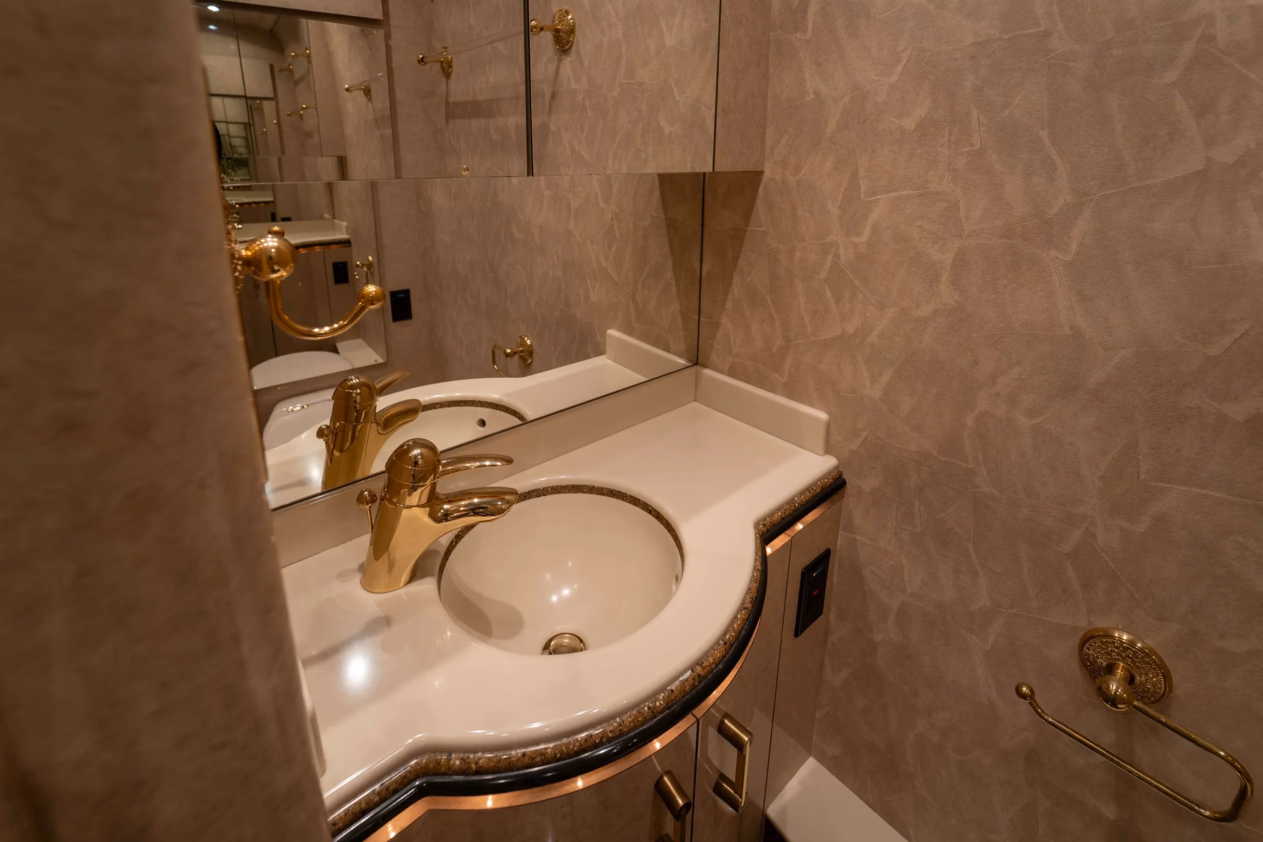 Bathroom vanity in Marathon Coach 0713