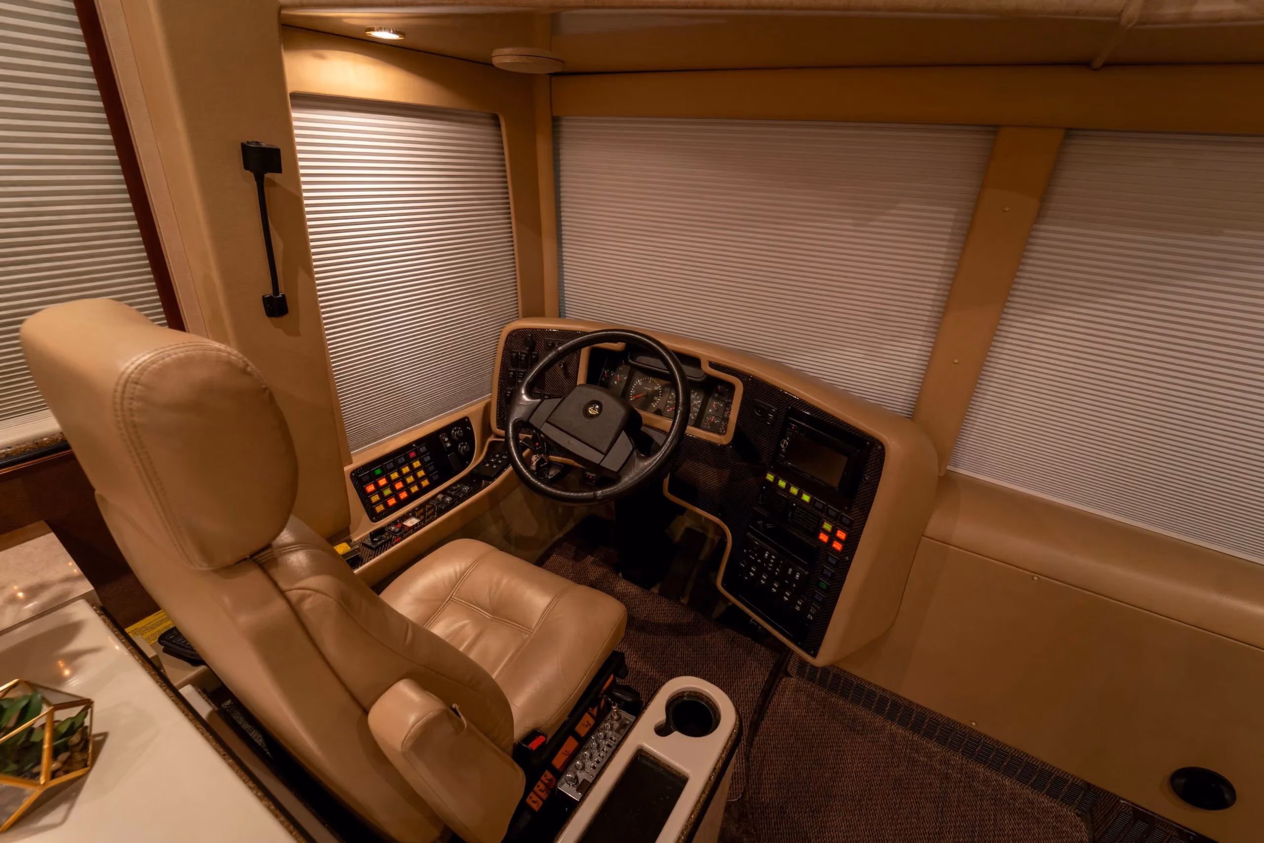Bedroom finish detail in Marathon Coach 0713
