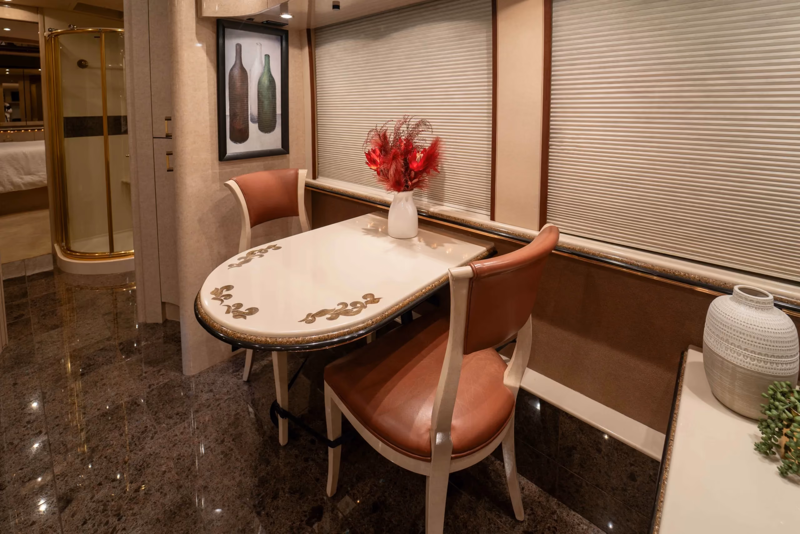 Dining area of Marathon Coach 0713