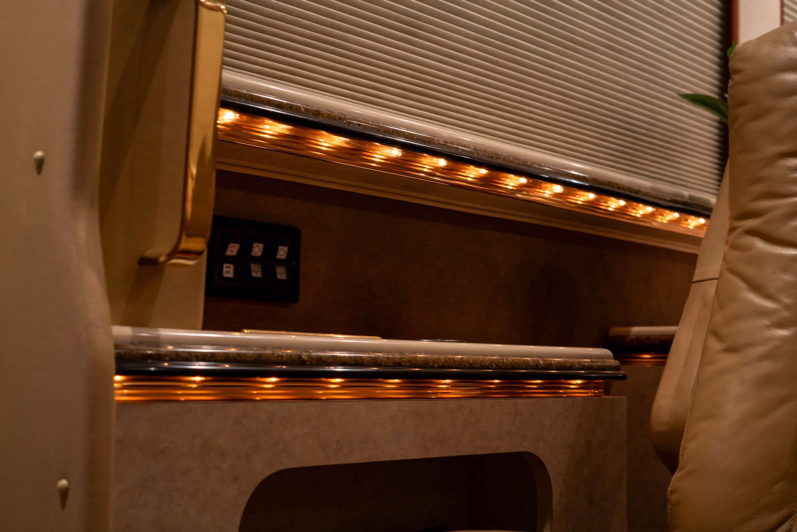 Trim and finish close-up in Marathon Coach 0713
