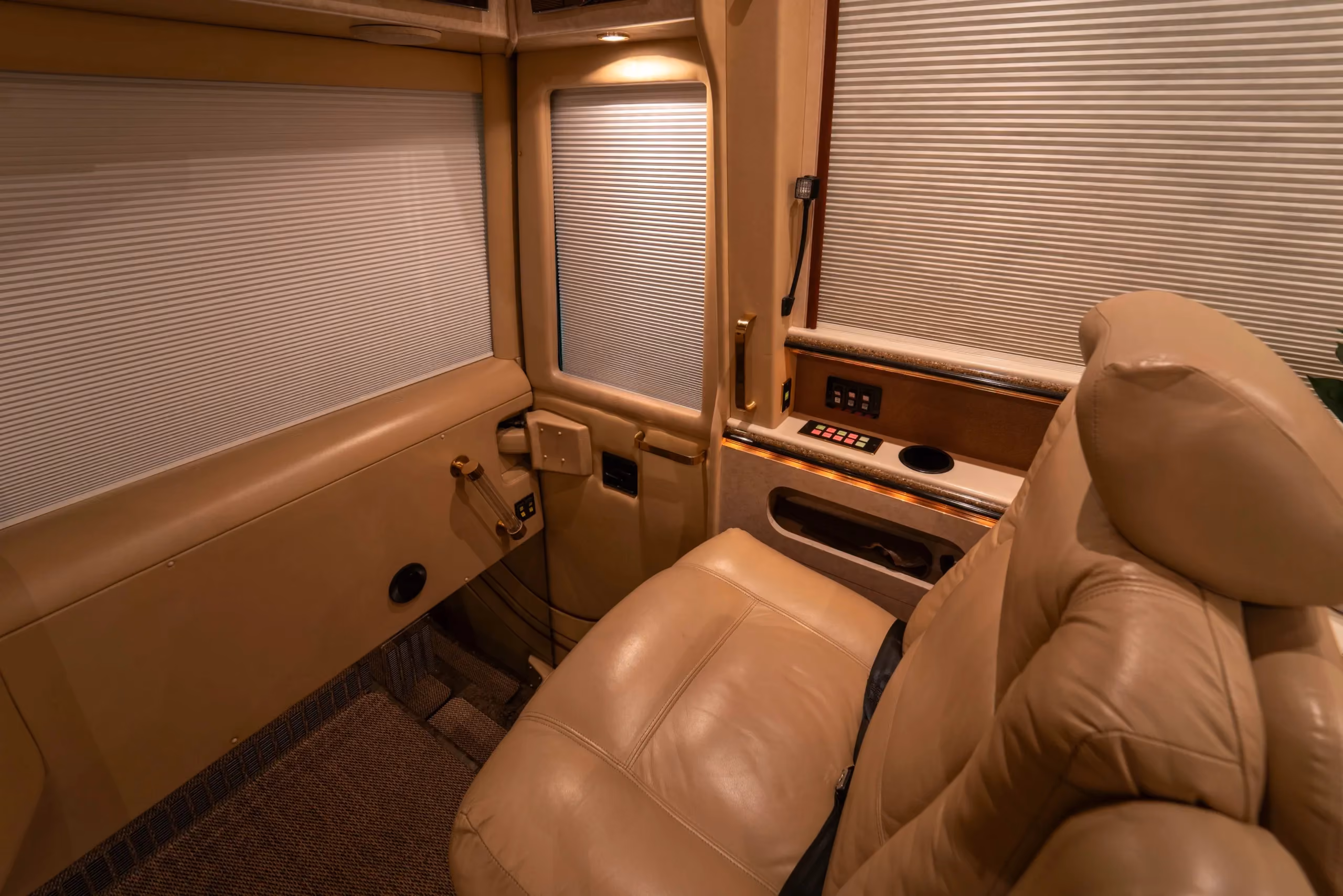 Bedroom cabinetry close-up in Marathon Coach 0713