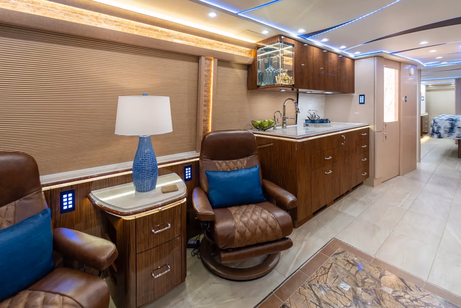 Marathon Coach #1370 | Luxury Motorcoach for Sale