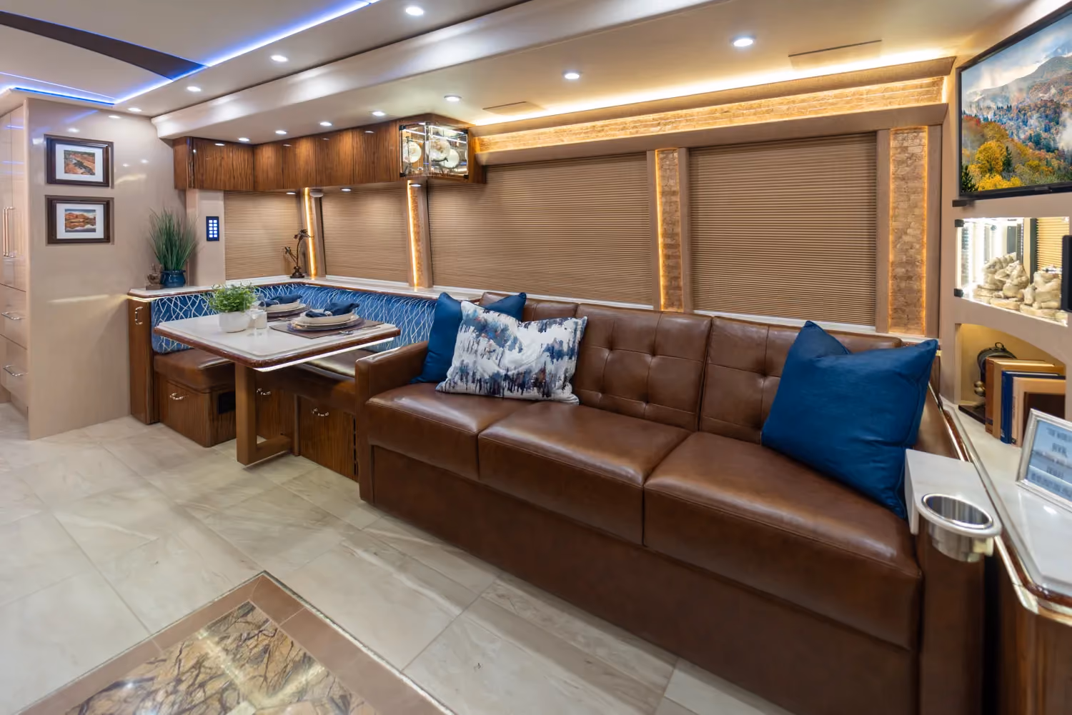 Marathon Coach #1370 | Luxury Motorcoach for Sale