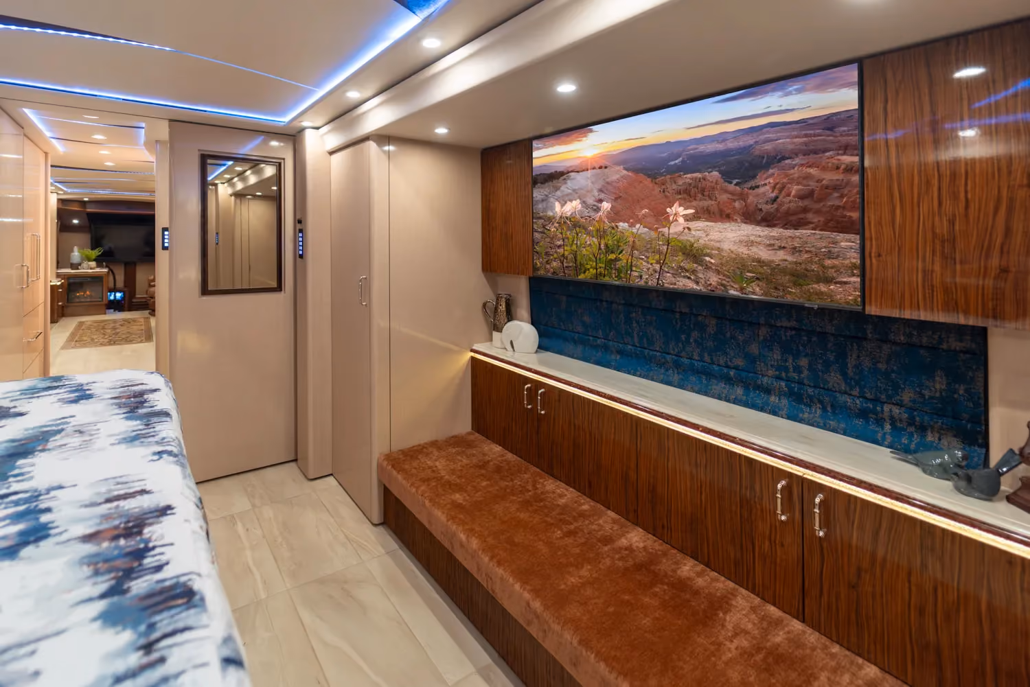 Marathon Coach #1370 | Luxury Motorcoach for Sale