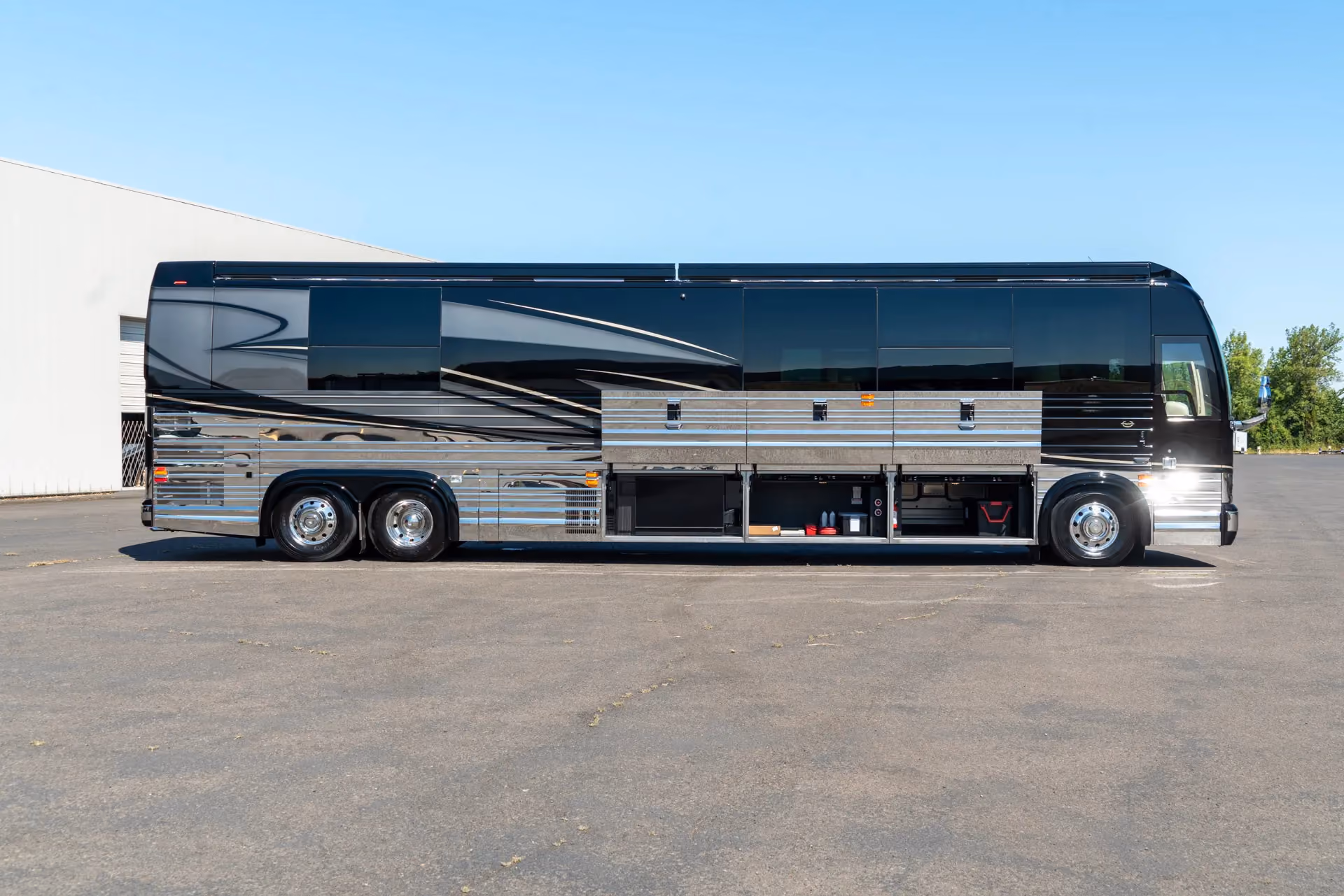 Marathon Coach #1372 | Luxury Motorcoach for Sale
