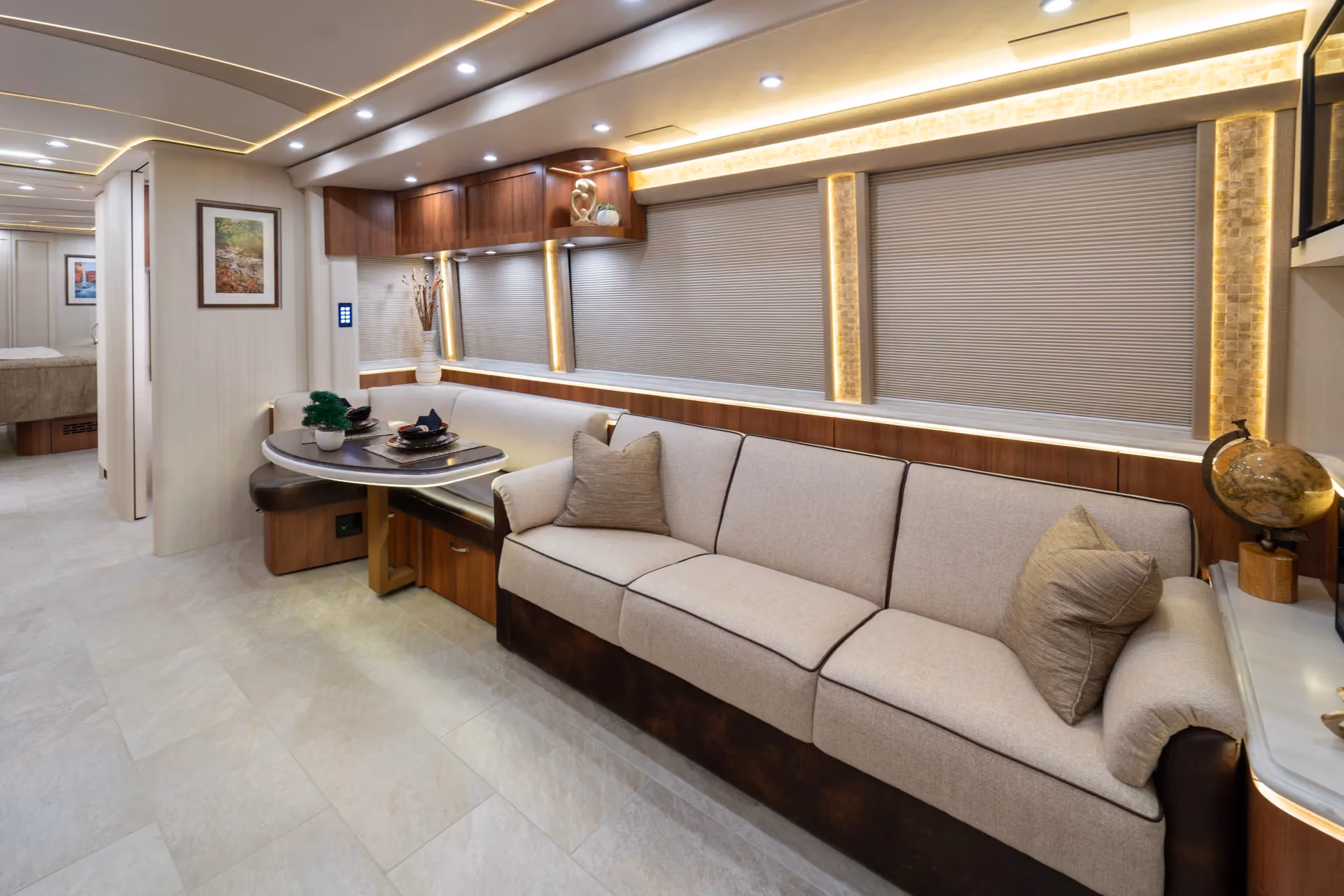 Marathon Coach #1376 | Luxury Motorcoach for Sale