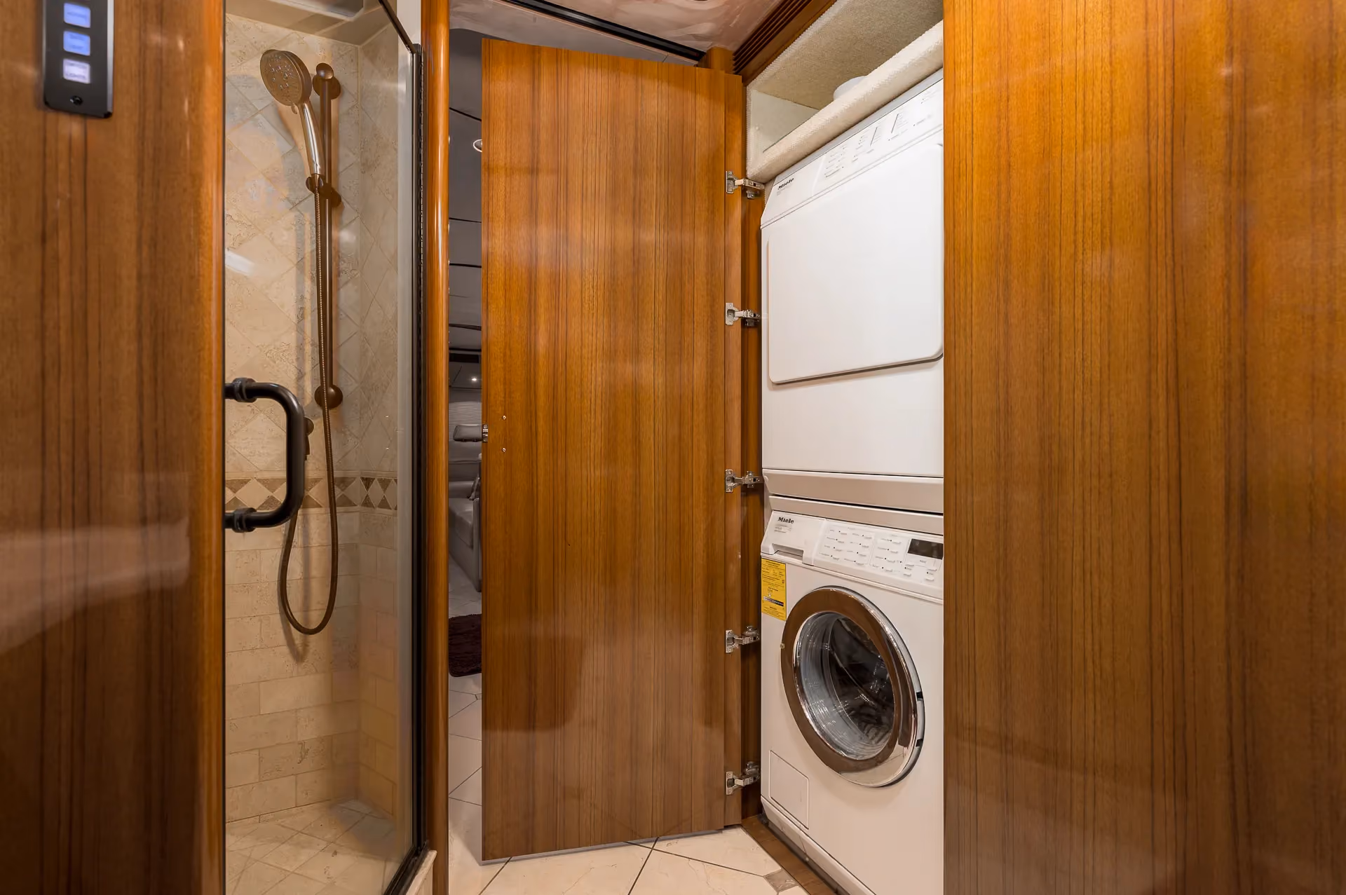 Interior shower with UV filter in Marathon Coach 1208