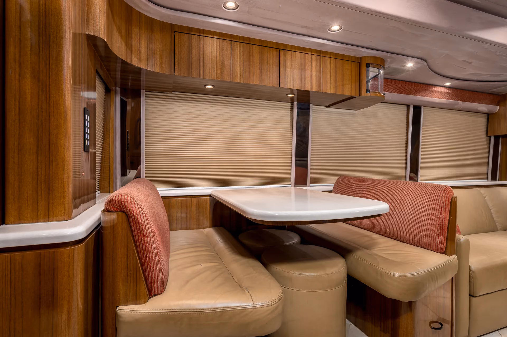 Interior mid-coach area of Marathon Coach 1208
