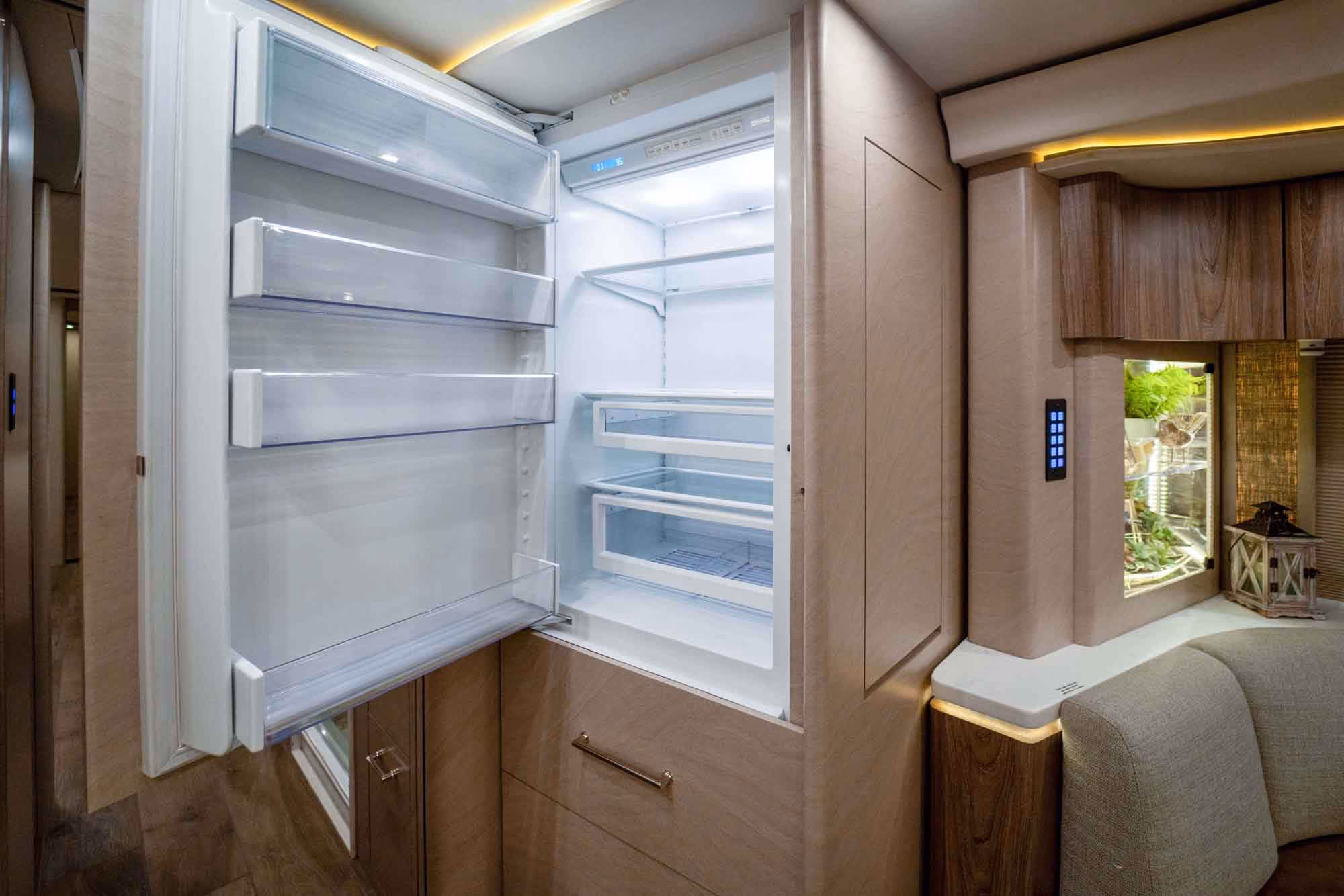Interior bathroom vanity of Marathon Coach 1287