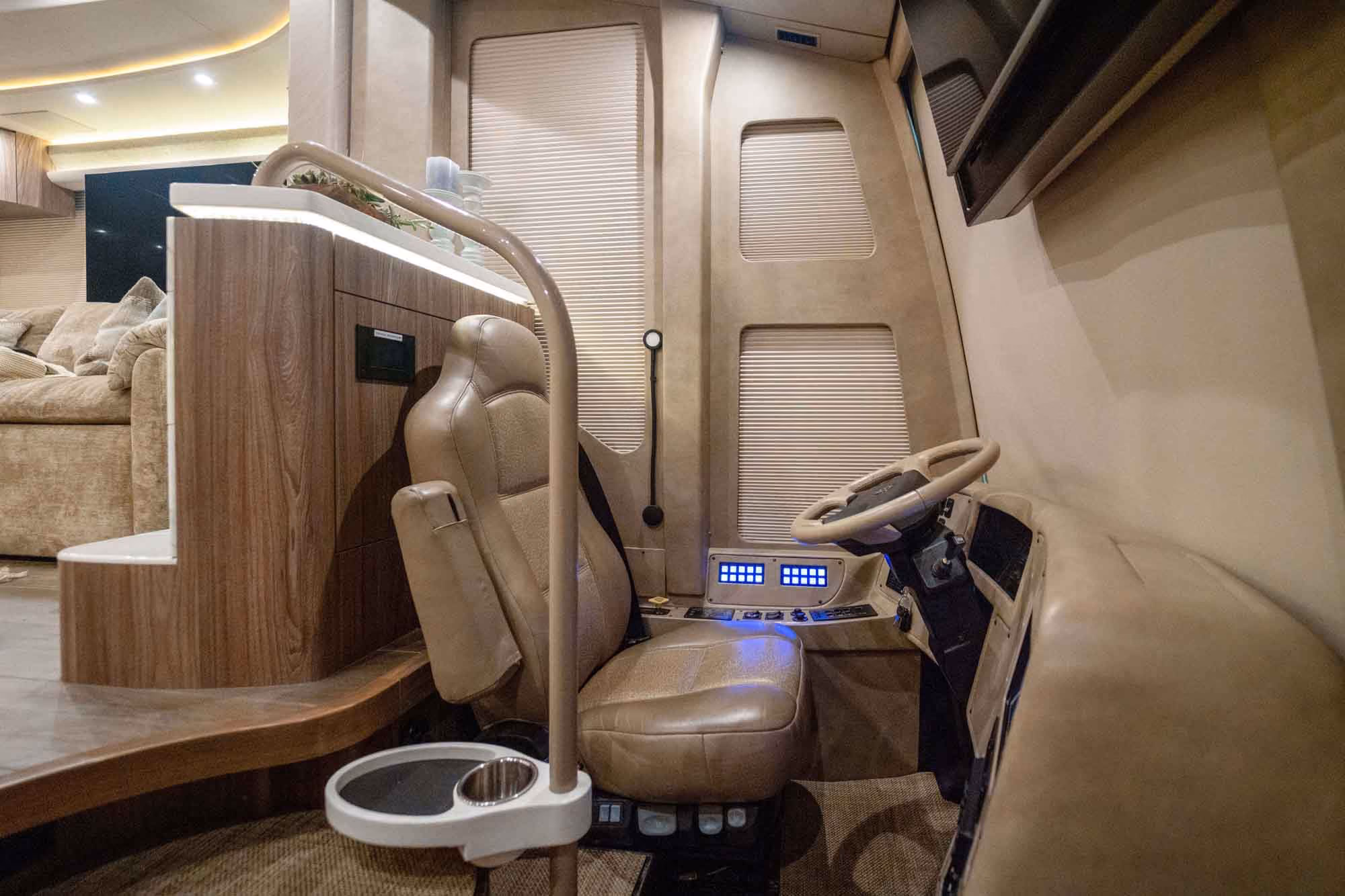 Interior shower detail in Marathon Coach 1287