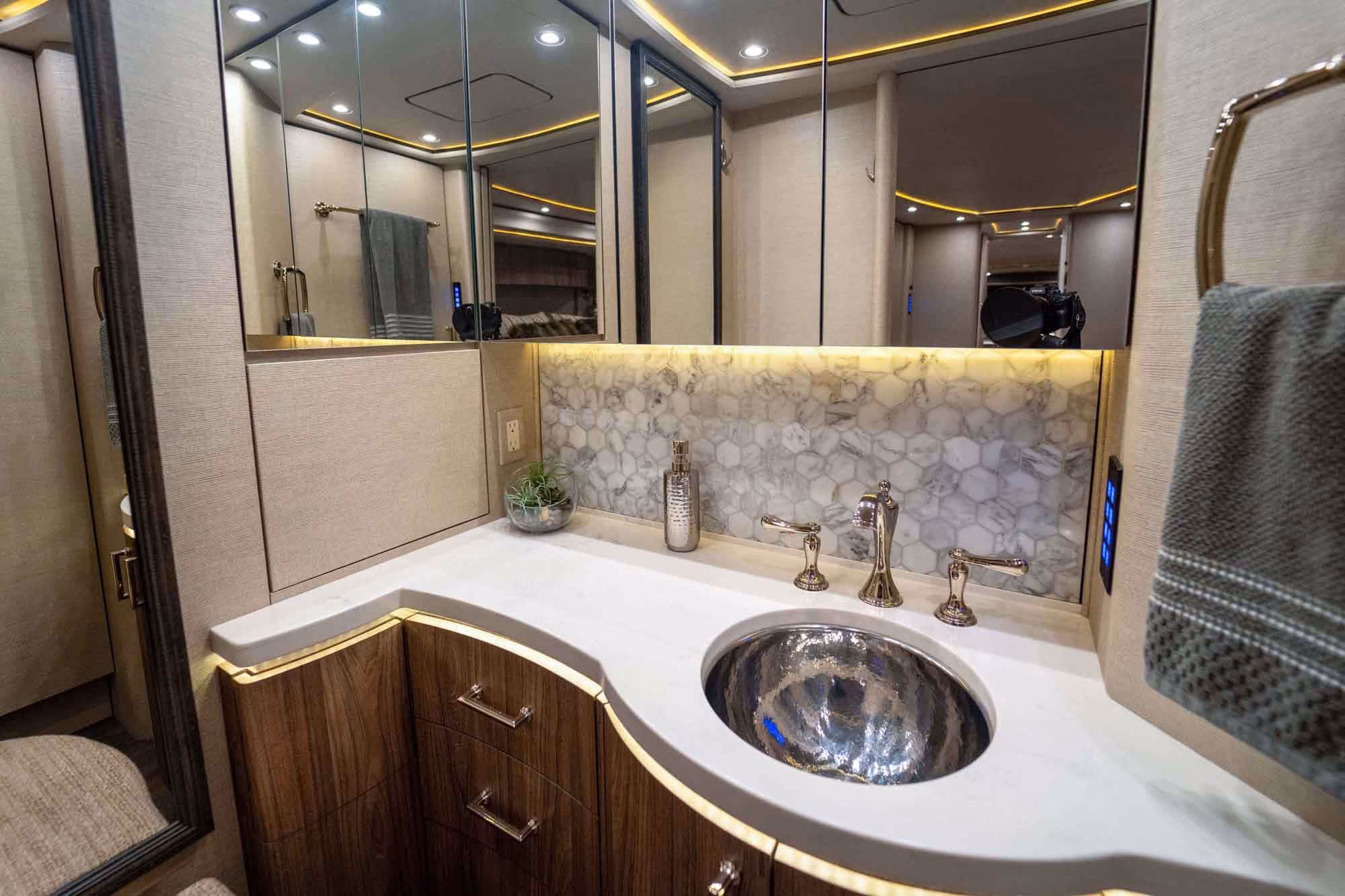 Interior view of Marathon Coach 1287