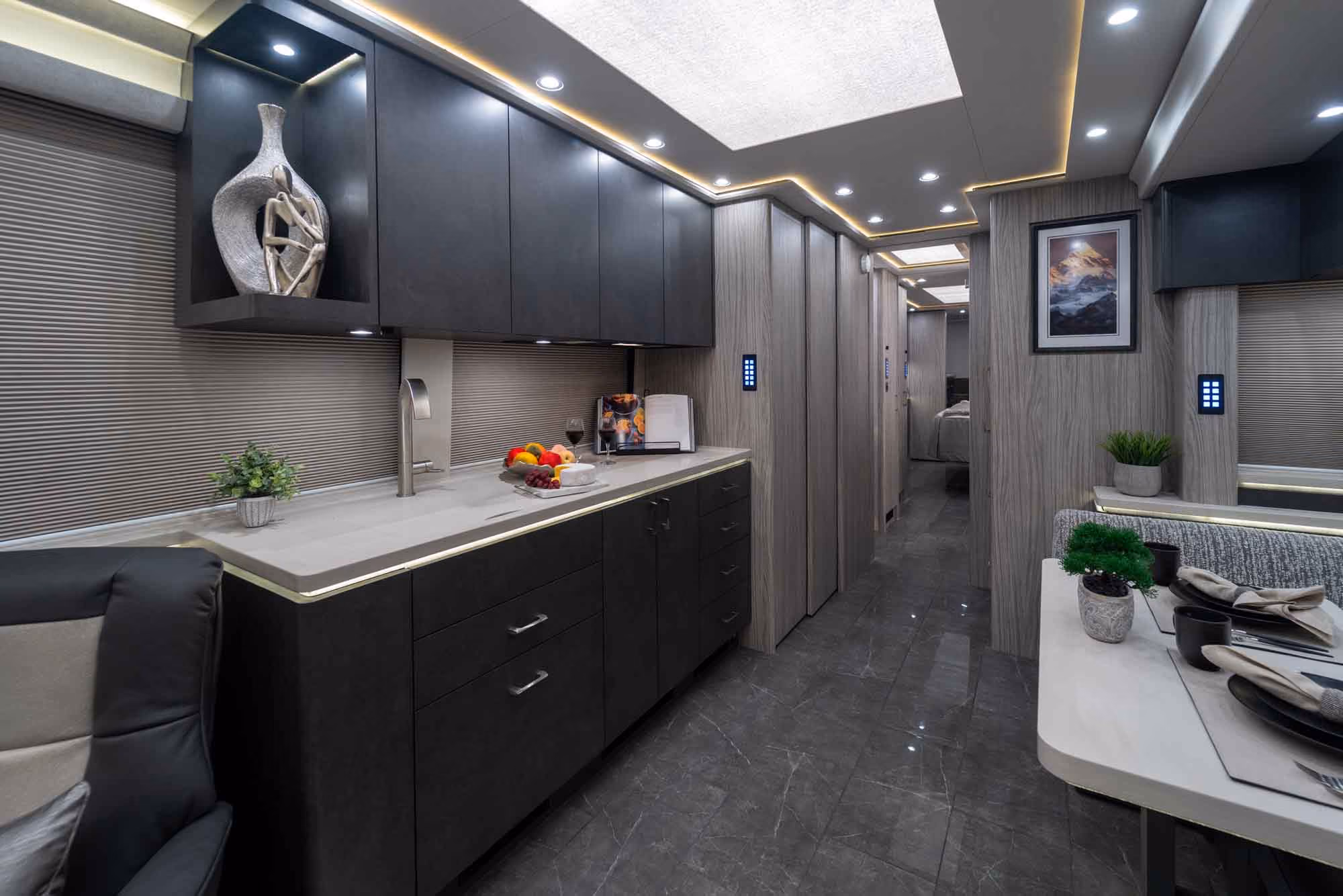 Marathon Coach #1399 | Luxury Motorcoach for Sale