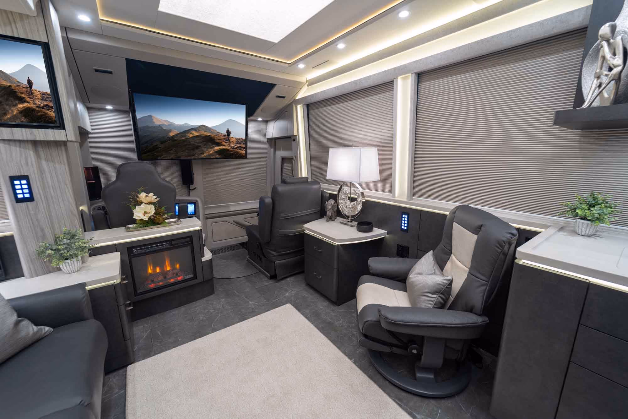 Marathon Coach #1399 | Luxury Motorcoach for Sale