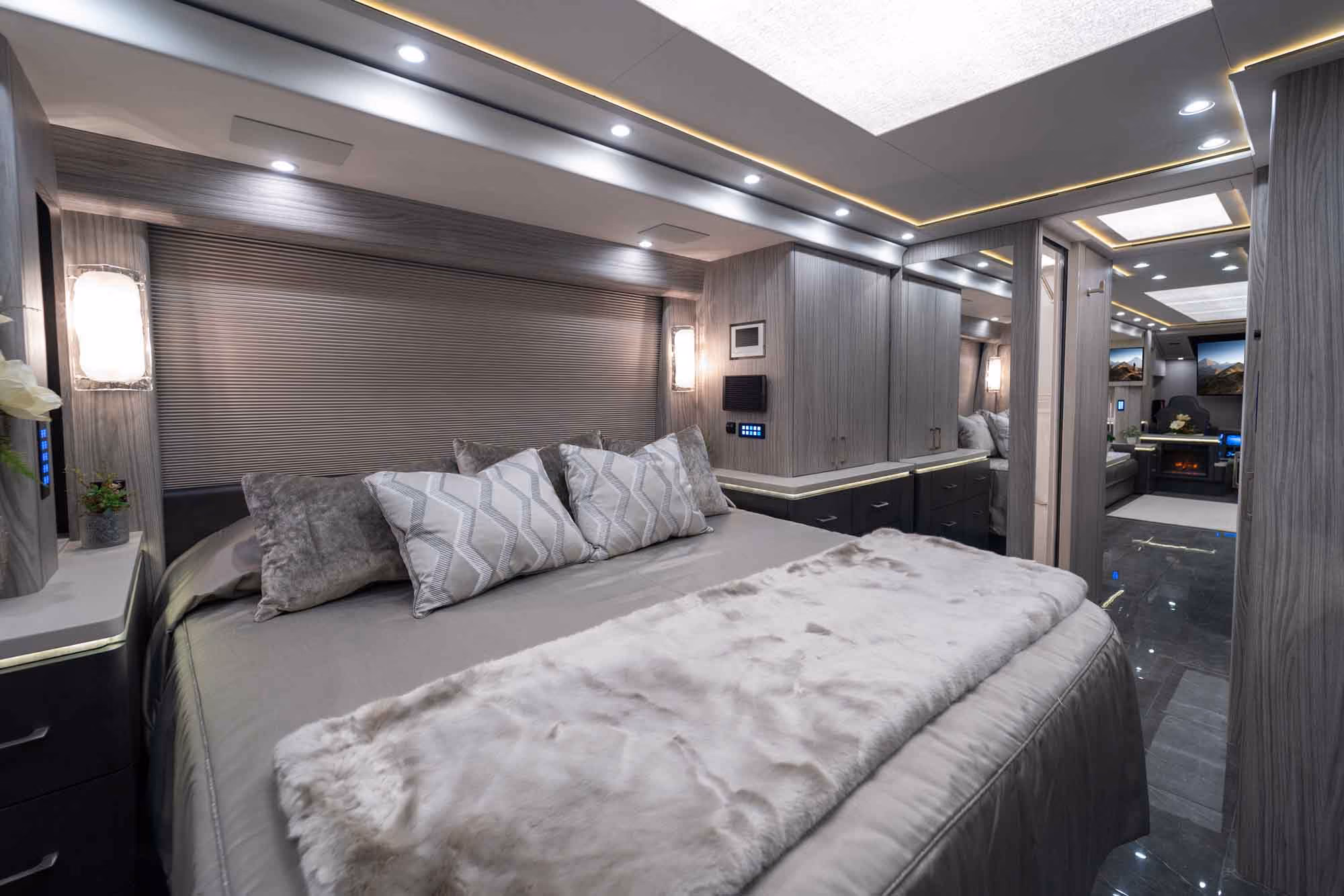 Marathon Coach #1399 | Luxury Motorcoach for Sale