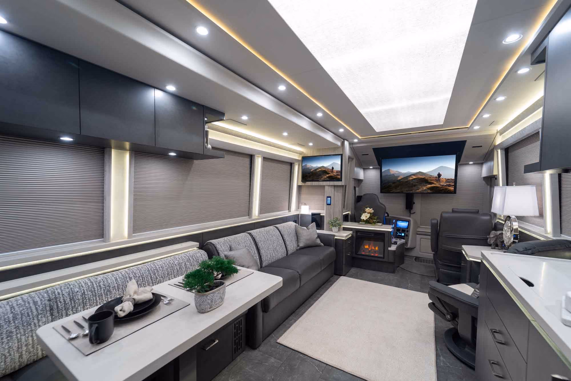 Marathon Coach #1399 | Luxury Motorcoach for Sale
