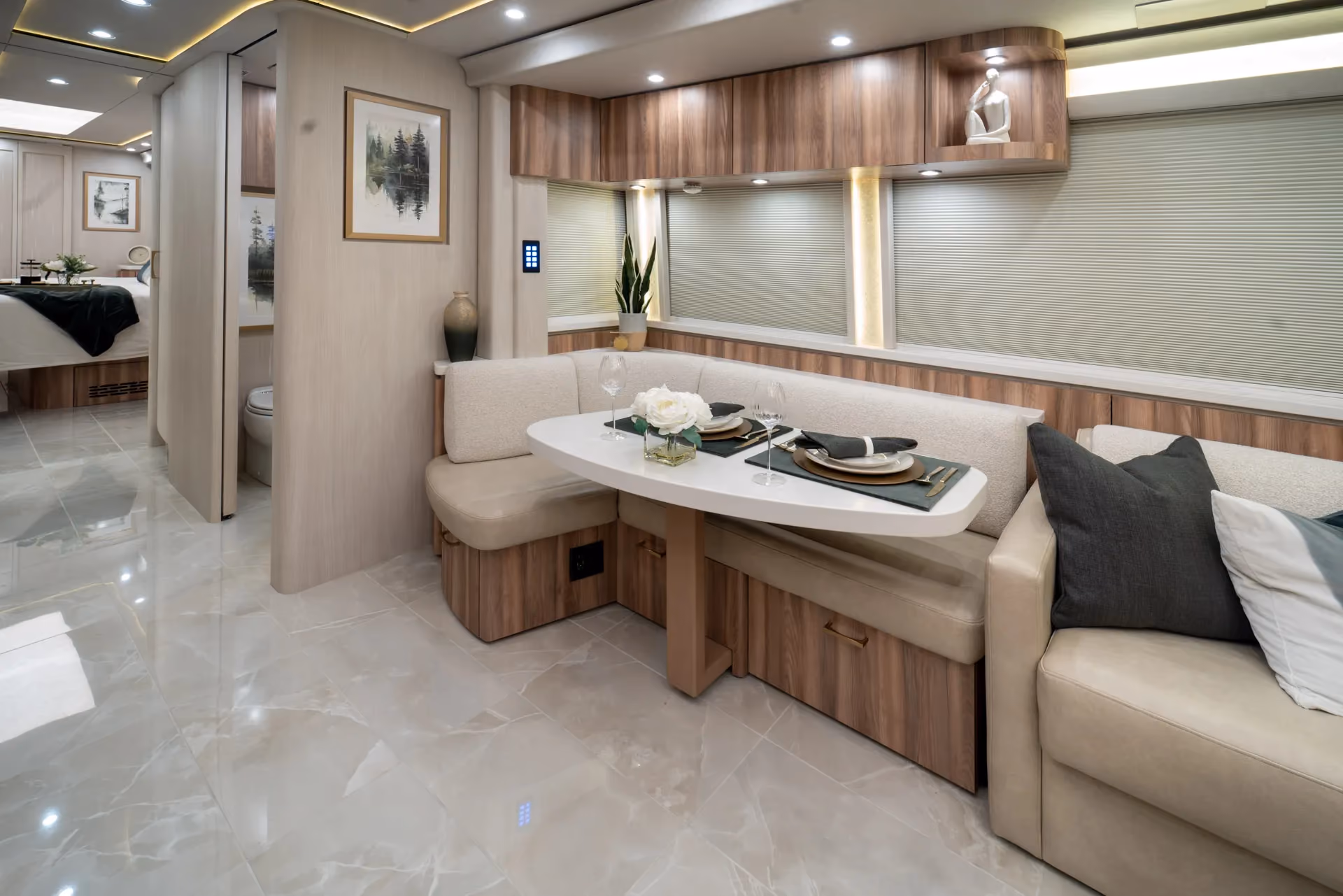 Marathon Coach #1372 | Luxury Motorcoach for Sale