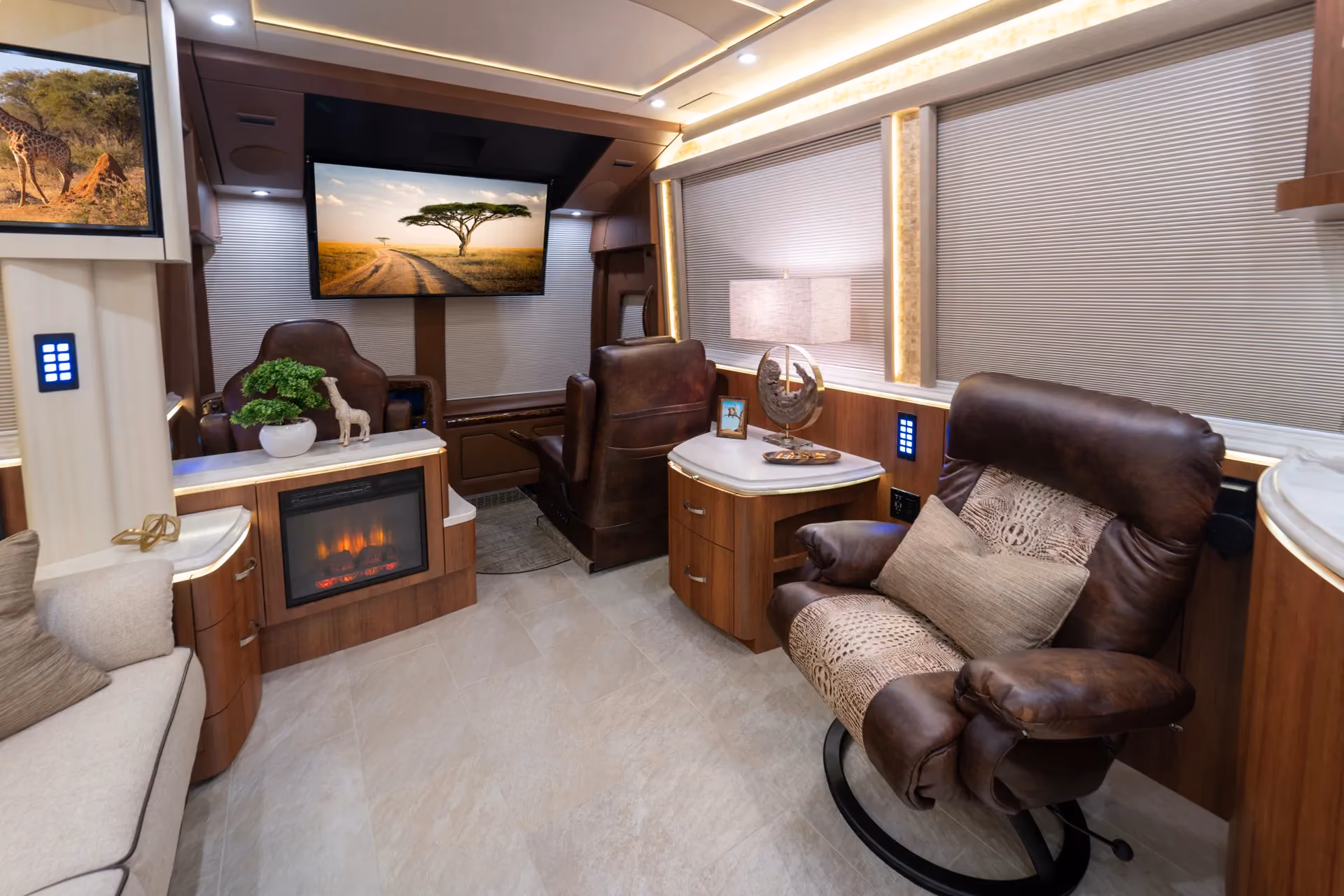 Marathon Coach #1376 | Luxury Motorcoach for Sale