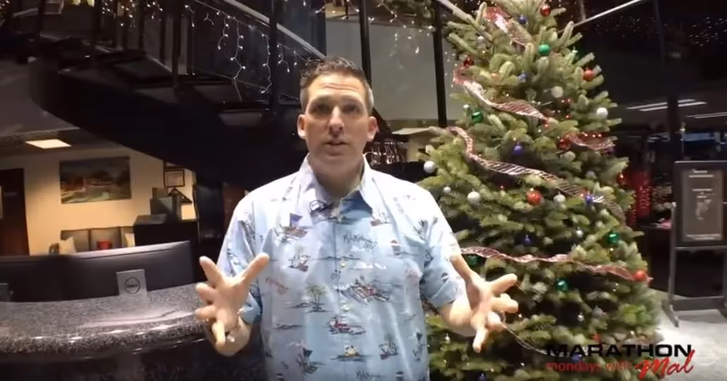 Holiday Tour of a Luxury RV. Marathon Mondays with Mal Ep.95