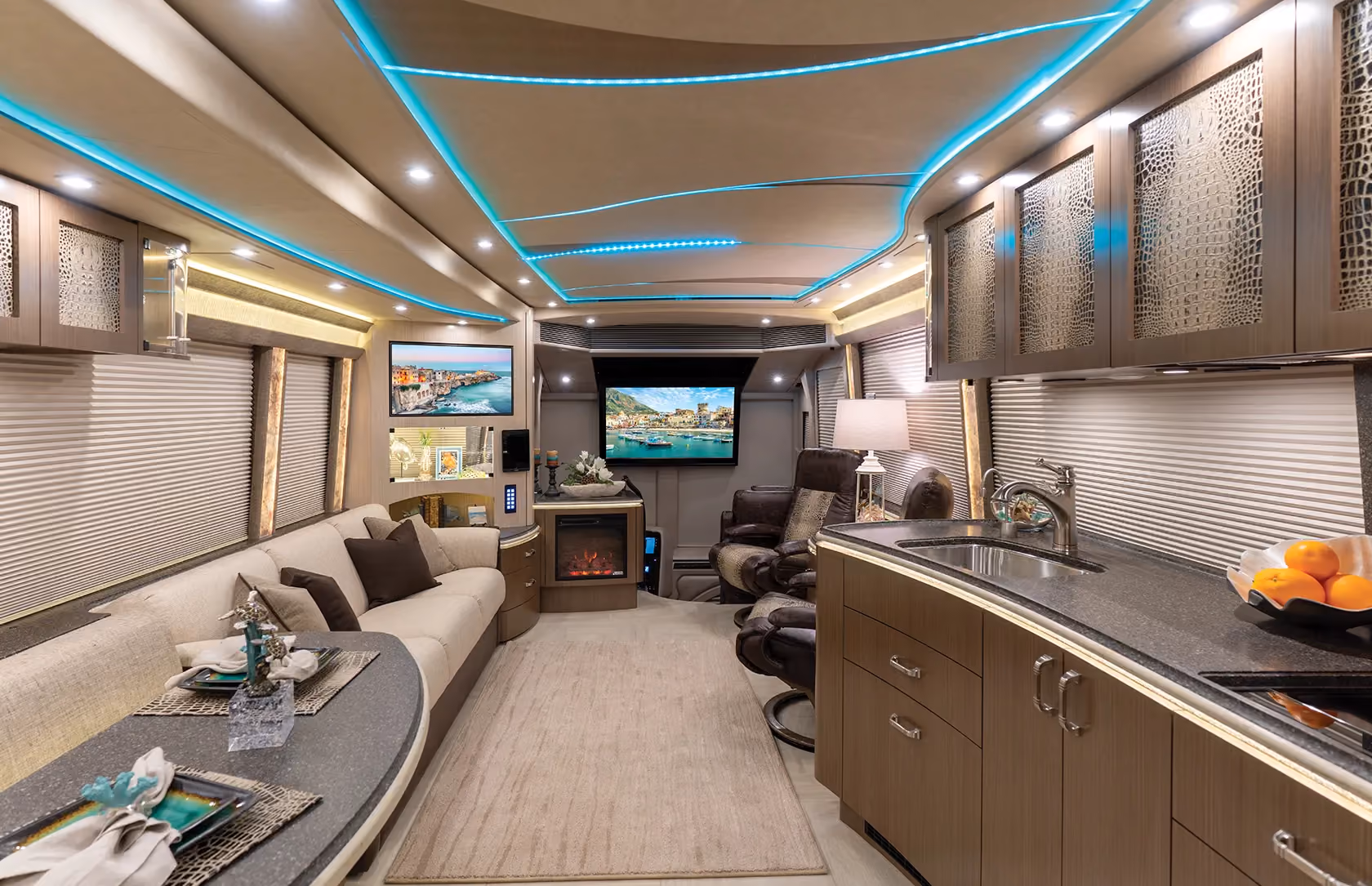 Marathon Show Coach #1309: Luxe Living