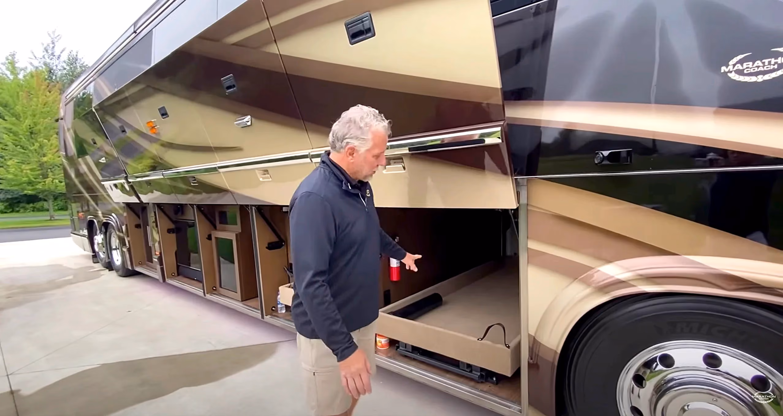 Luxury RV Grand Tour (1262): Randy, Dawn and a Marathon Coach Ep.62