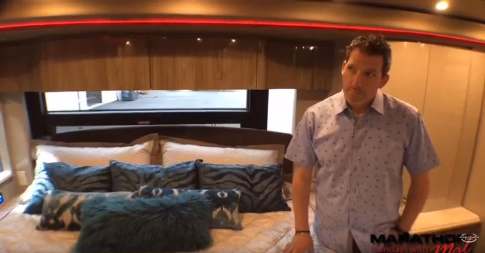 Decor in a Luxury Coach. Marathon Mondays with Mal: Ep.16