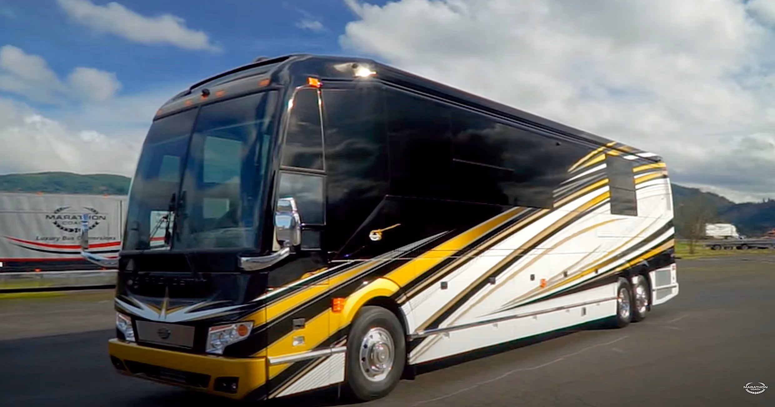 Marathon Coach #1348