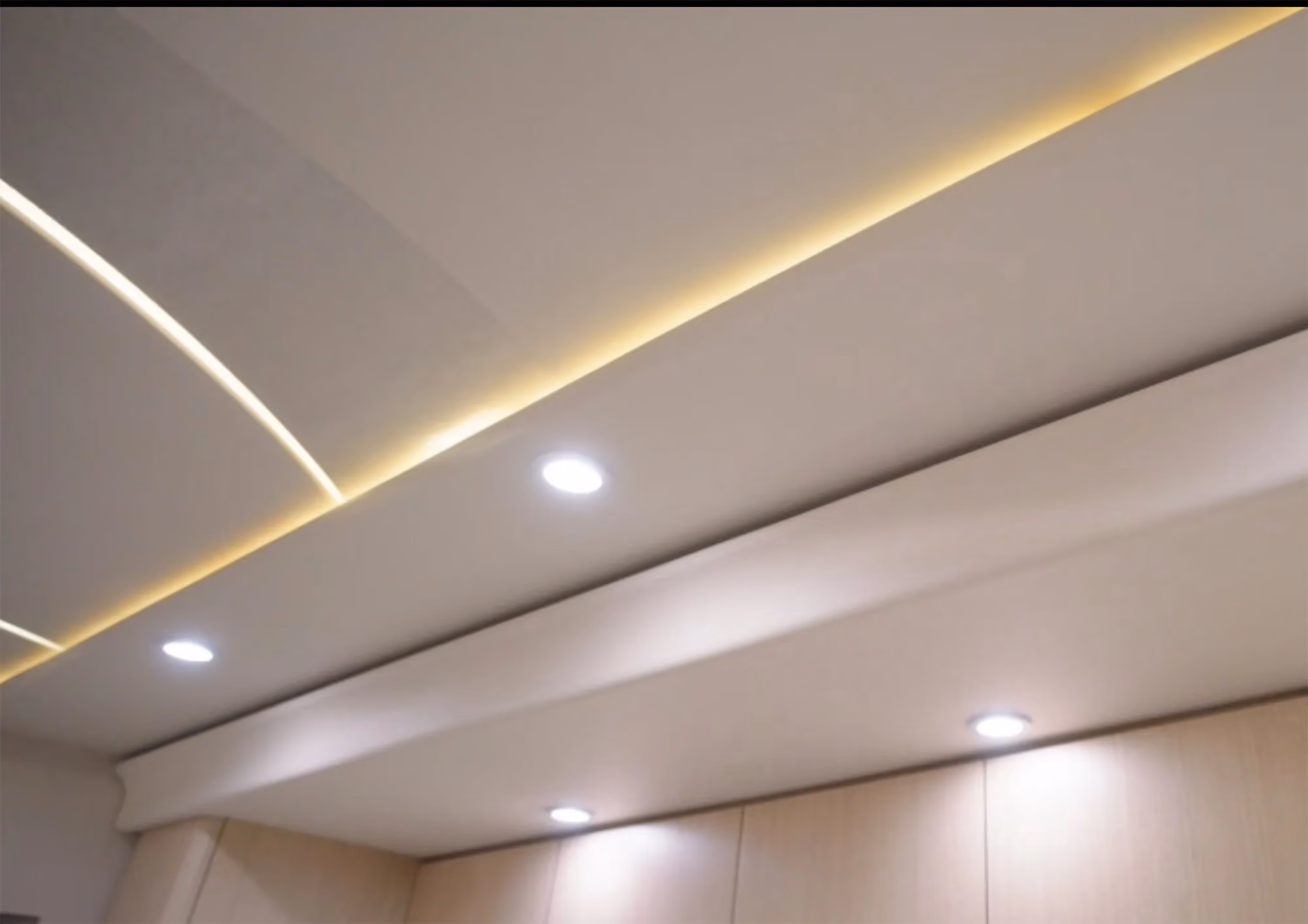 Hidden Air Ventilation System in a Marathon Coach