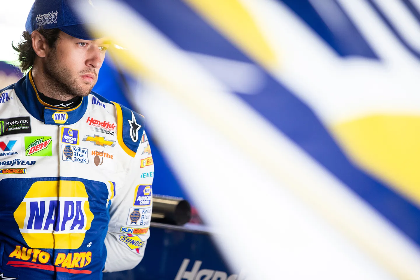Chase Elliott (9) gets ready to qualify for the Federated Auto Parts 400 at Richmond Raceway