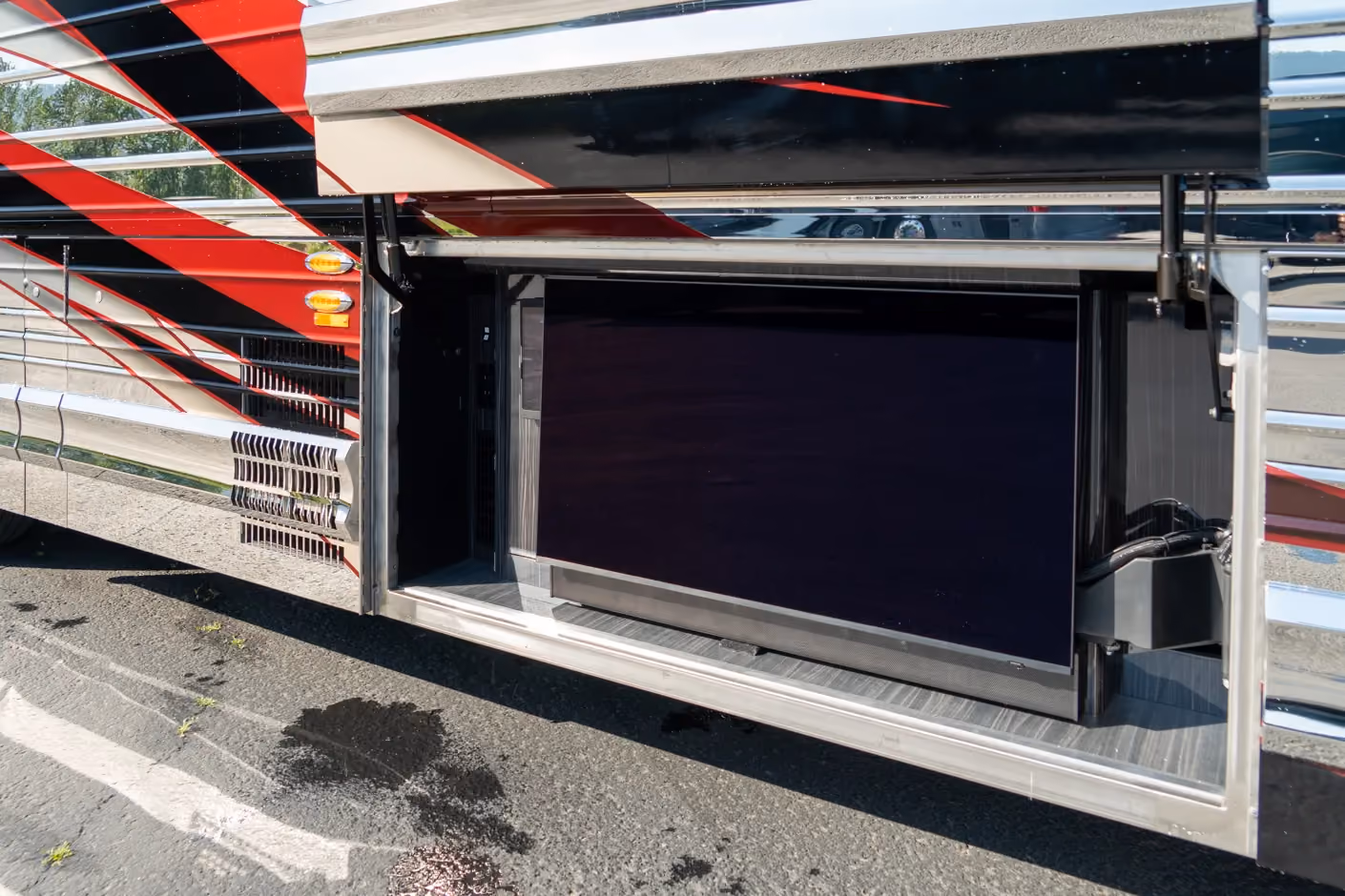Exterior of Marathon Coach #1405 | Luxury Motorcoach for Sale