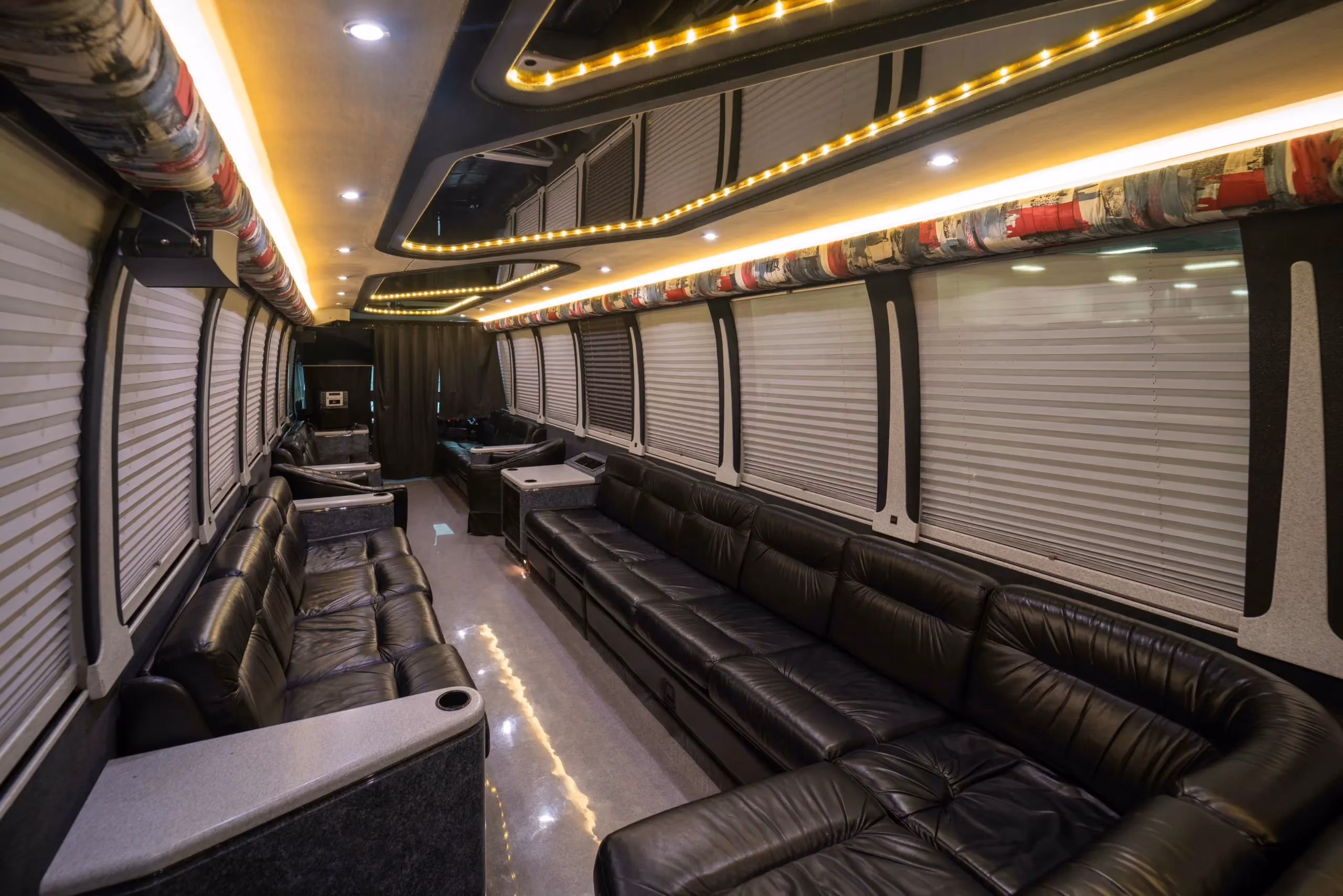 Interior view of 1995 Marathon Coach 0359